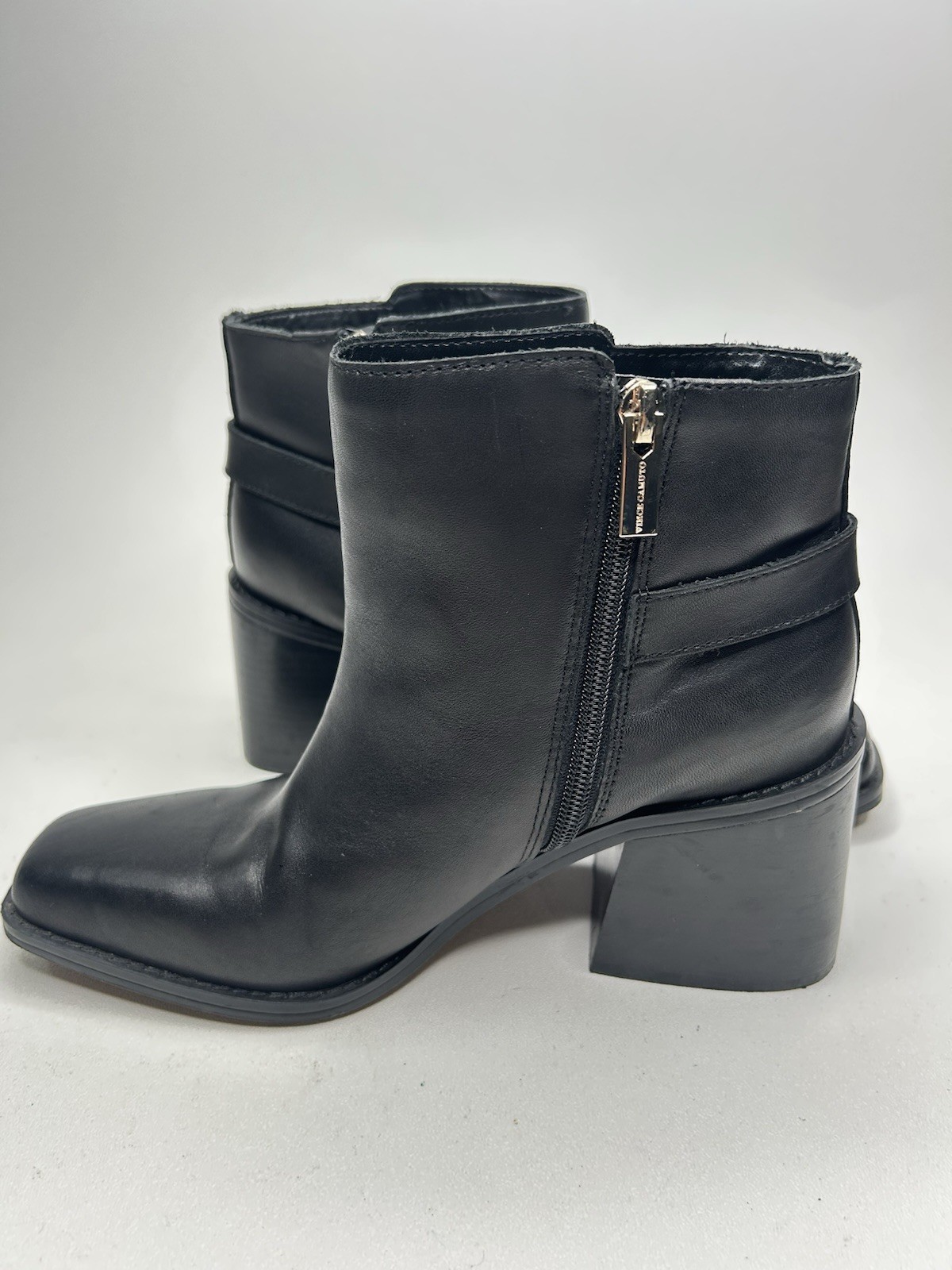 VINCE CAMUTO Sameena Ankle Bootie sz 7.5M Black Leather Buckle Accent