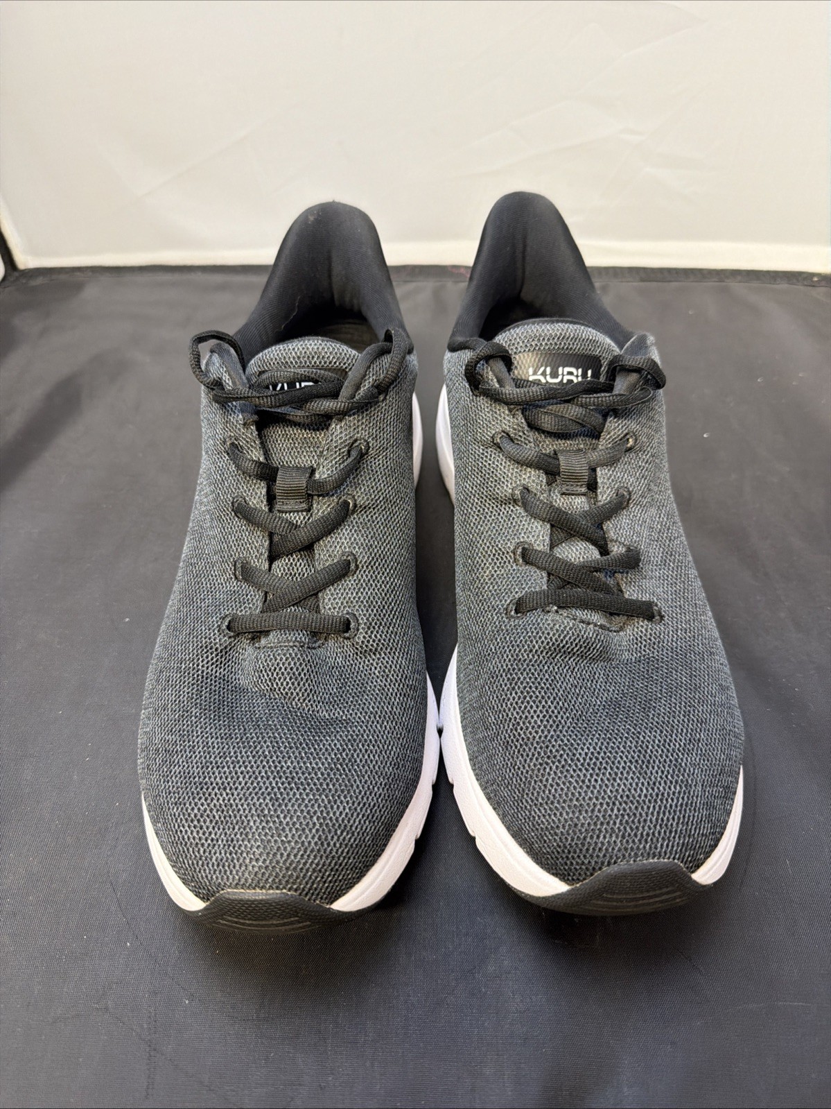 KURU FLEX Via Mens Shoes Sz 10 M Athletic Jet Black Bright White Knitted Sneaker