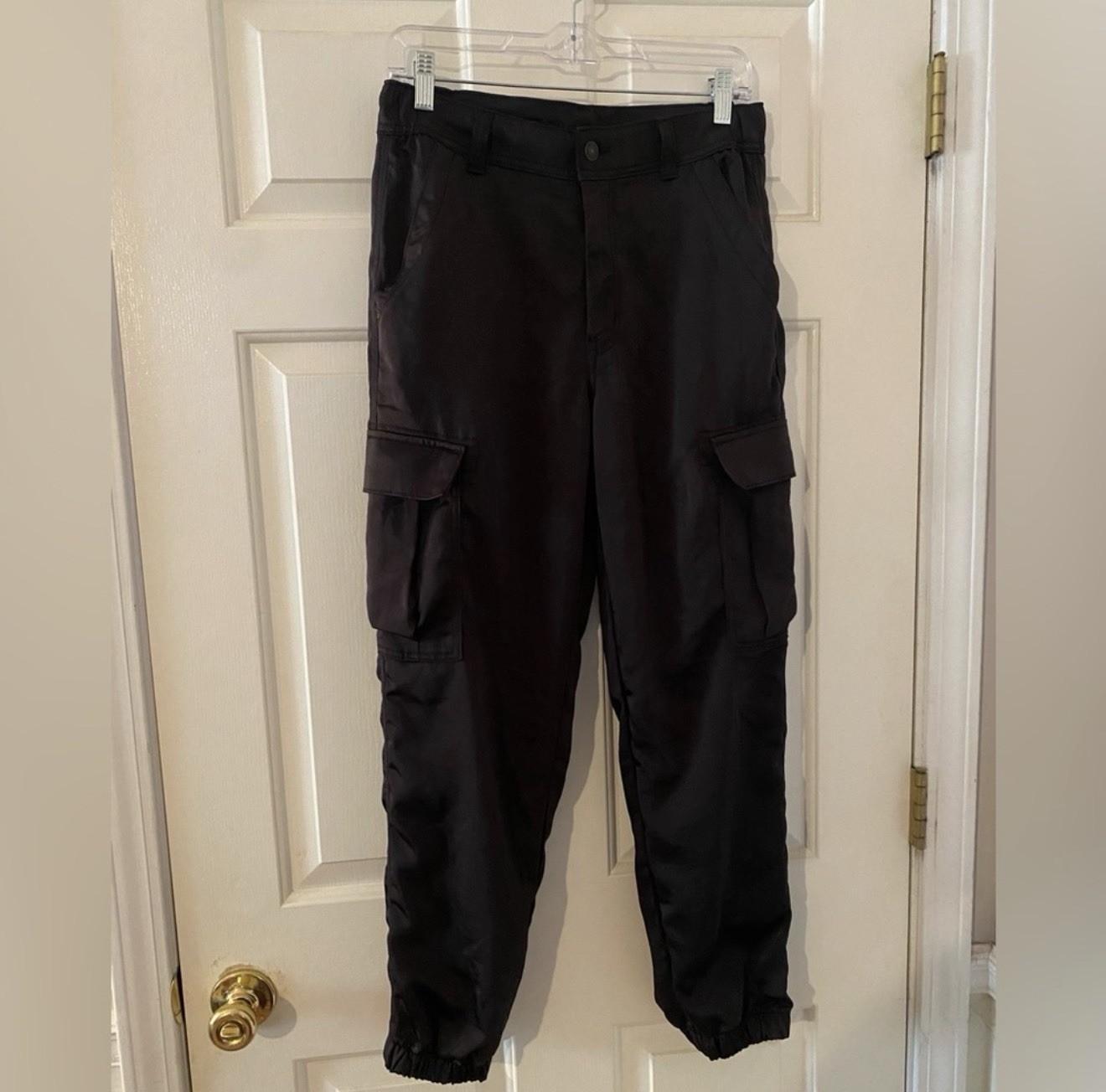 American Eagle Outfitters Women’s Black Cargo Pants, Regular Fit, Tapered Leg
