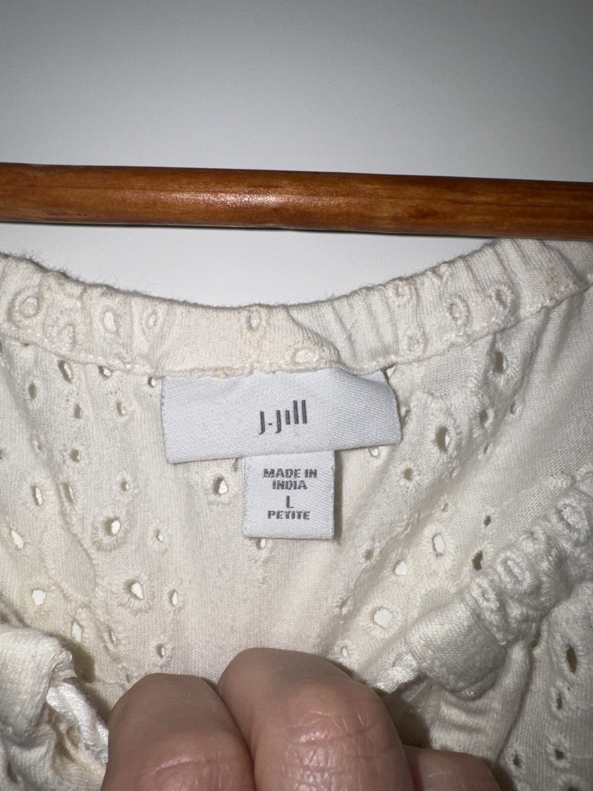 J. Jill Petite L Ivory Eyelet Embroidered Round Neck 3/4 Sleeve Pullover Blouse