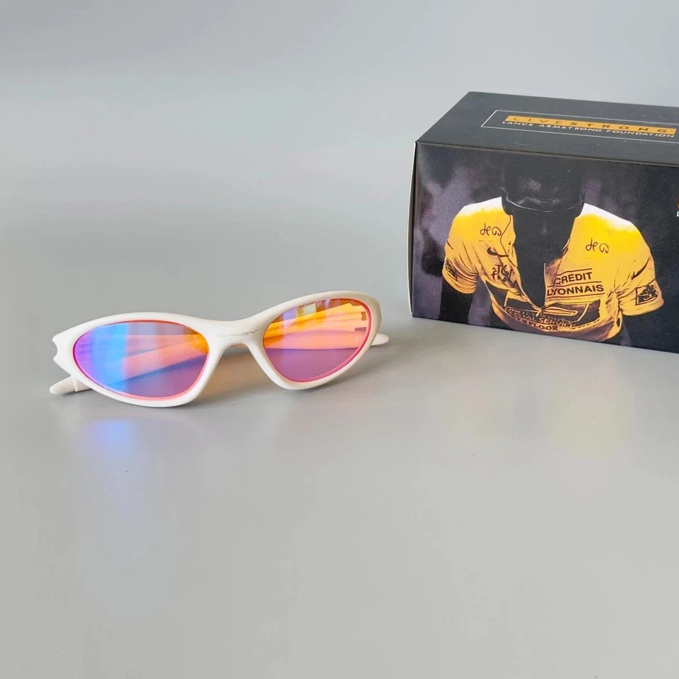 Oakley Mitute 1.0 White Pink Hype Vintage Sunglasses Gorpcore USA Y2K Avantgarde