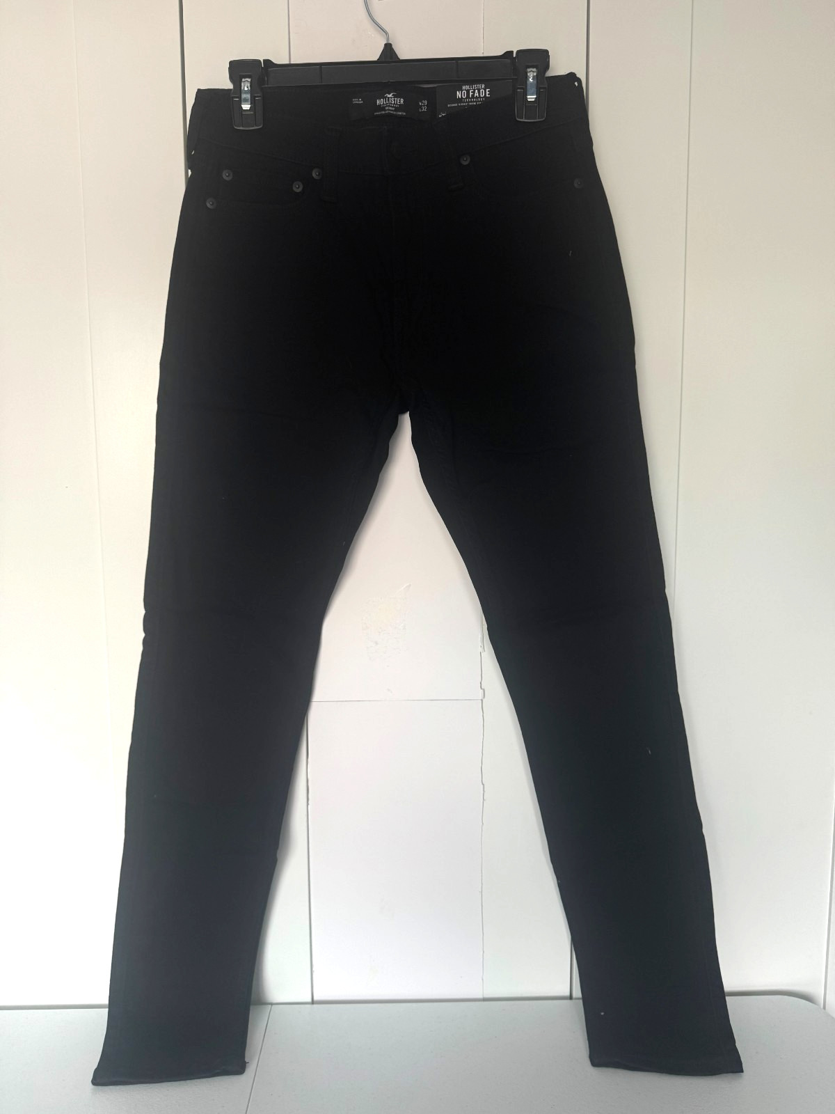 Hollister Jeans No Fade technology Men’s Size W29x32 Skinny stretch.