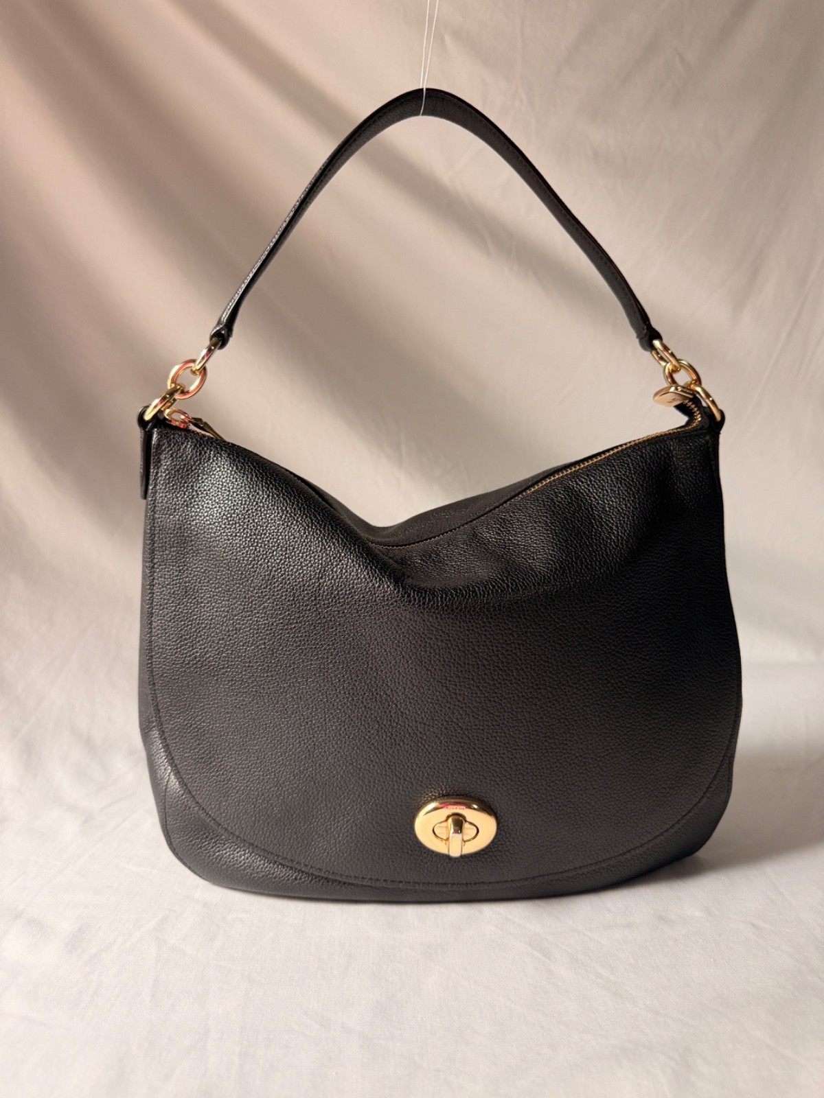 Coach Turnlock Hobo 36762 Black Pebble Leather Shoulder Bag Gold Hardware
