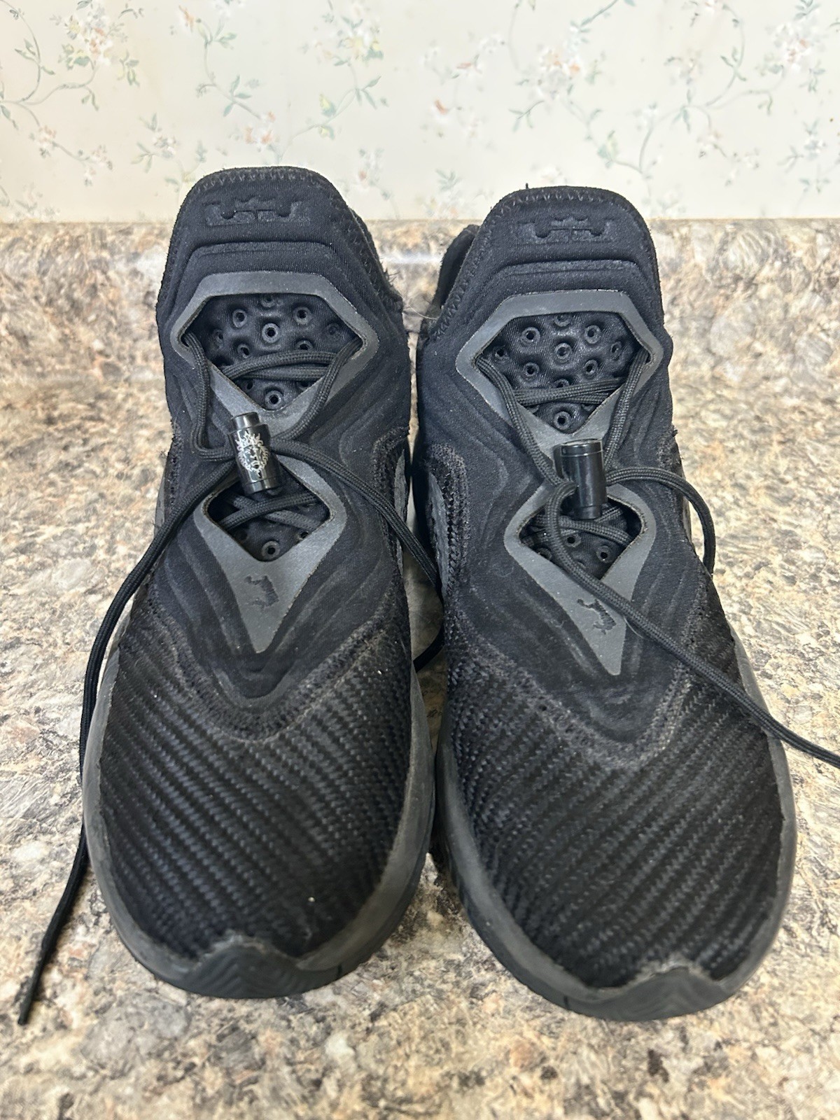 LeBron Soldier XIV Men’s Basketball Shoes Black/MDK Grey, CK6024 003