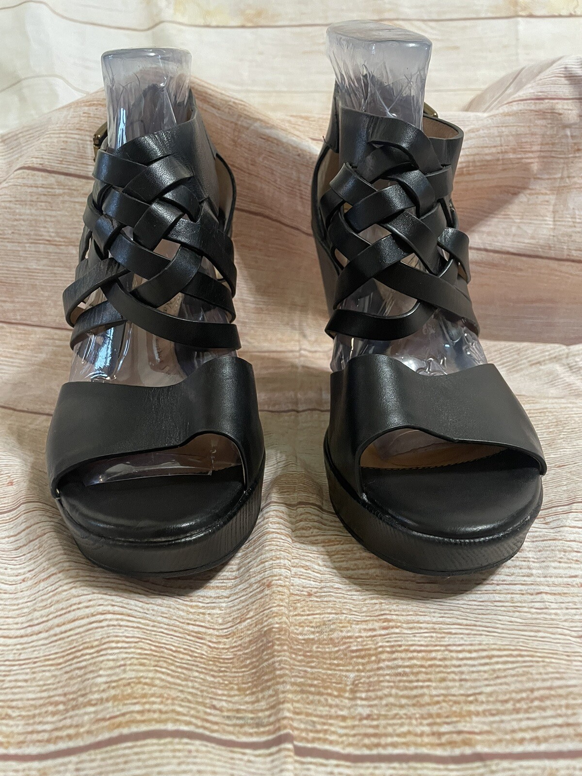Sofft Ohanna Black Vowen Leather Heel Sandals size 11W
