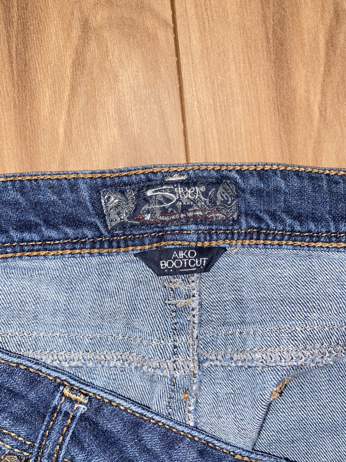 Silver Jeans Suki Mid-Rise Bootcut Jeans – Size 16/33L – Blue – Excellent!