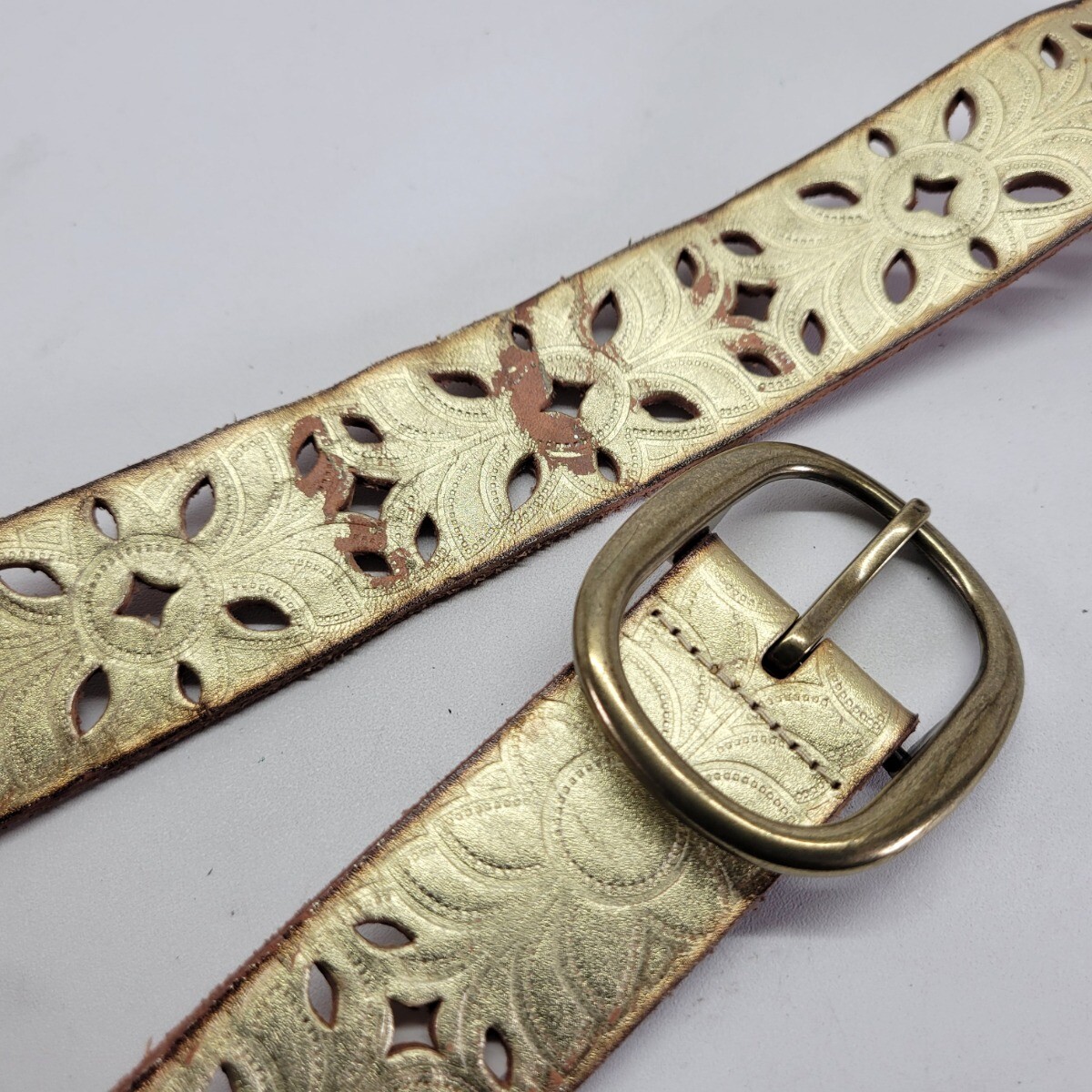 Fossil Leather Belt 30 32 34 M Flower Cut Out Gold Metallic BT3869546M