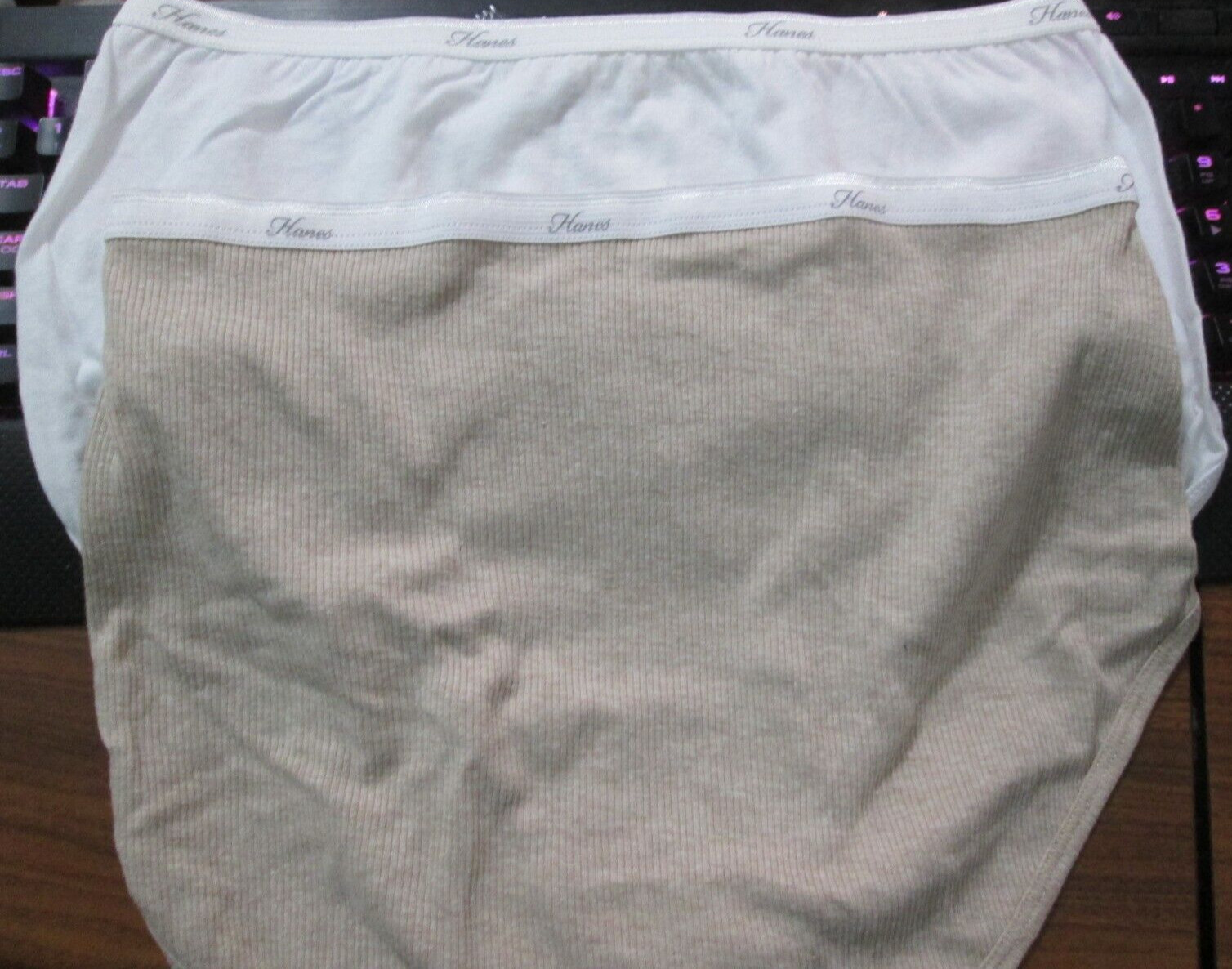 New Hanes Briefs💕 Size 6 Ribbed Beige/Tan Heather + White 75% & 100% Cotton