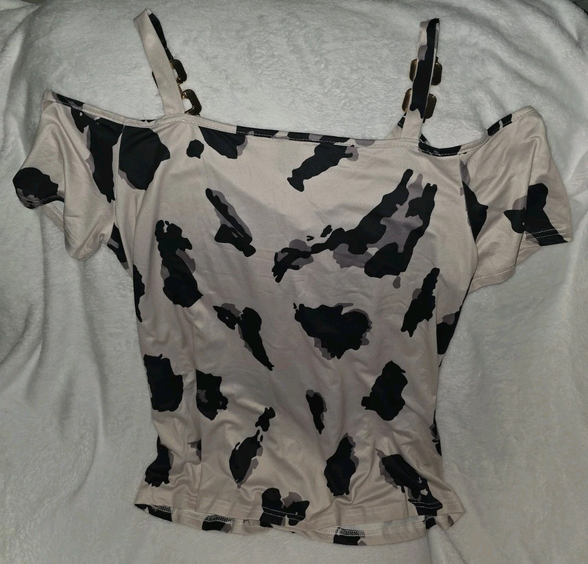 Cold Shoulder V-neck Top Cow Print Gold Chain Strap Detail Tan Black L 8/10