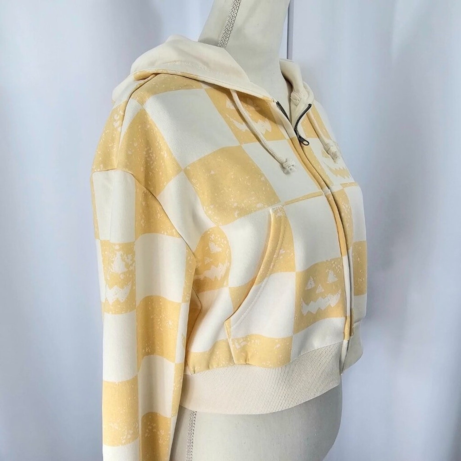 Mighty Fine Cream Checkered Pumpkin Face Print Cropped Hoodie Women’s S NWOT