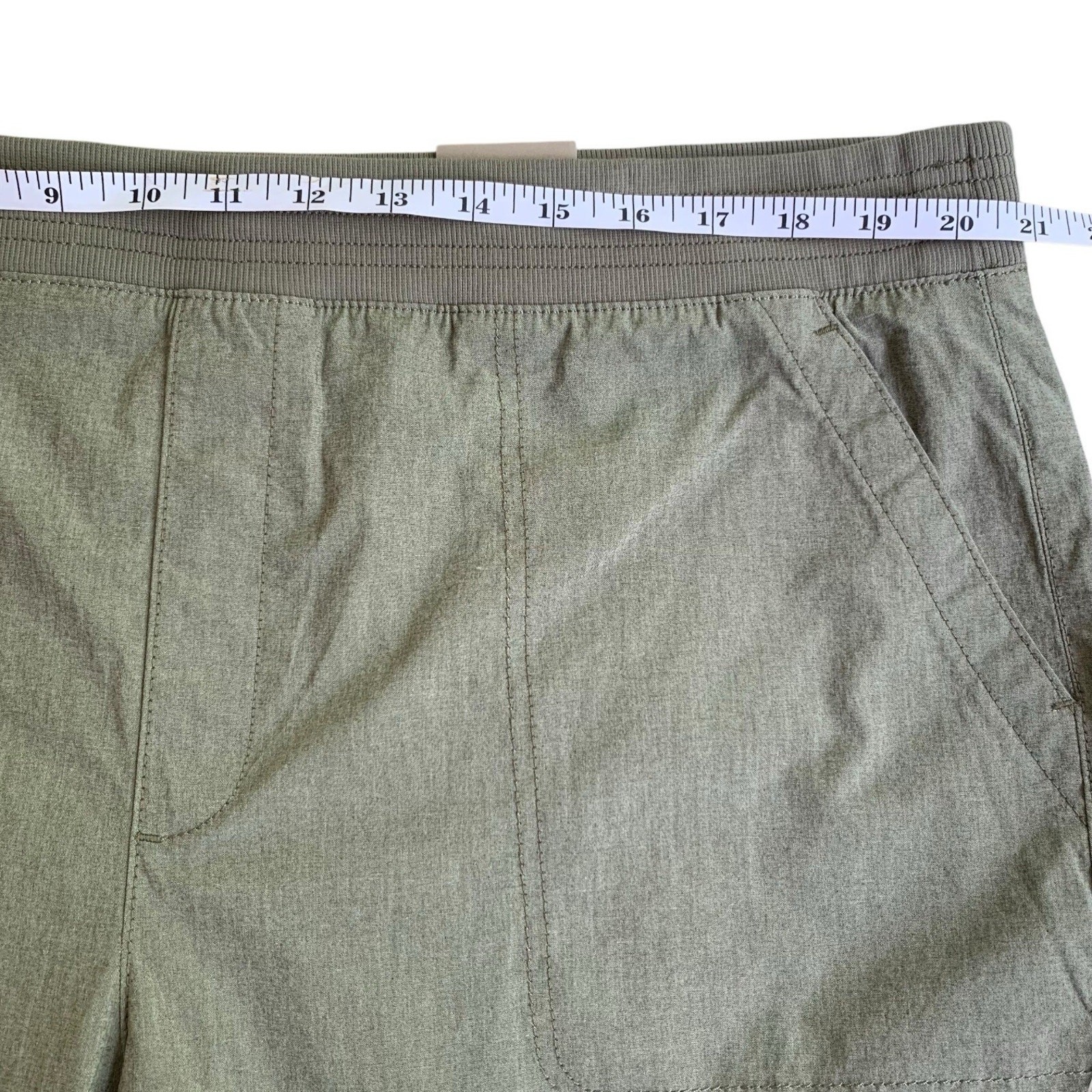 Chico’s Shorts NWT Women’s Size 3.5 (18) Carpenter Pewter Green Outdoors Pull-On