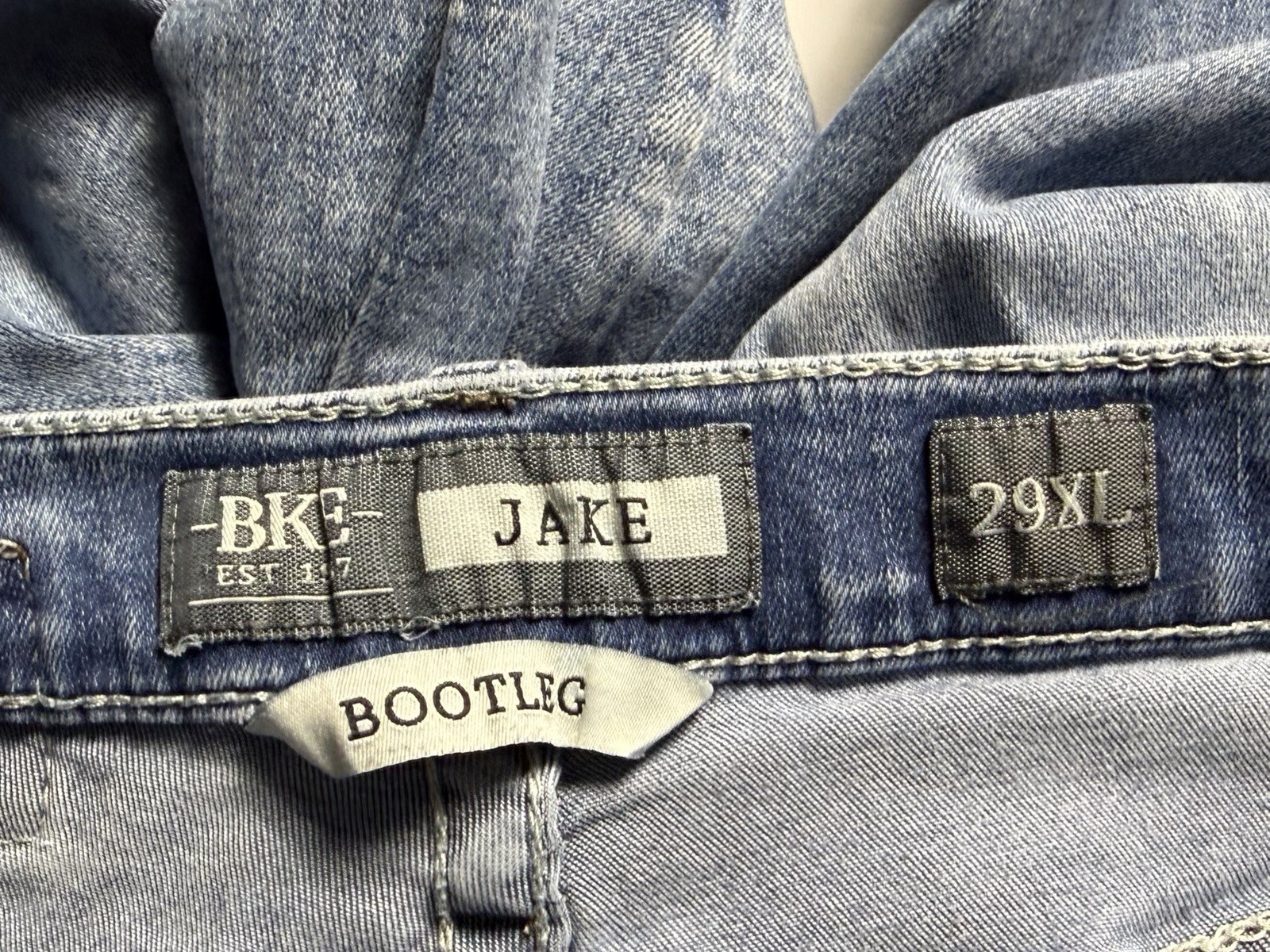 Buckle BKE Mens JAKE Bootleg Denim Jeans Sz 29XL Distressed FREE SHIPPING
