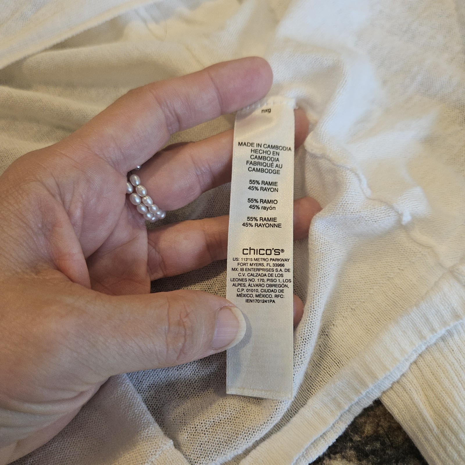 Chico’s White Semi-Sheer 3/4 Sleeve Open Front Wrap Cardigan – Size M layering