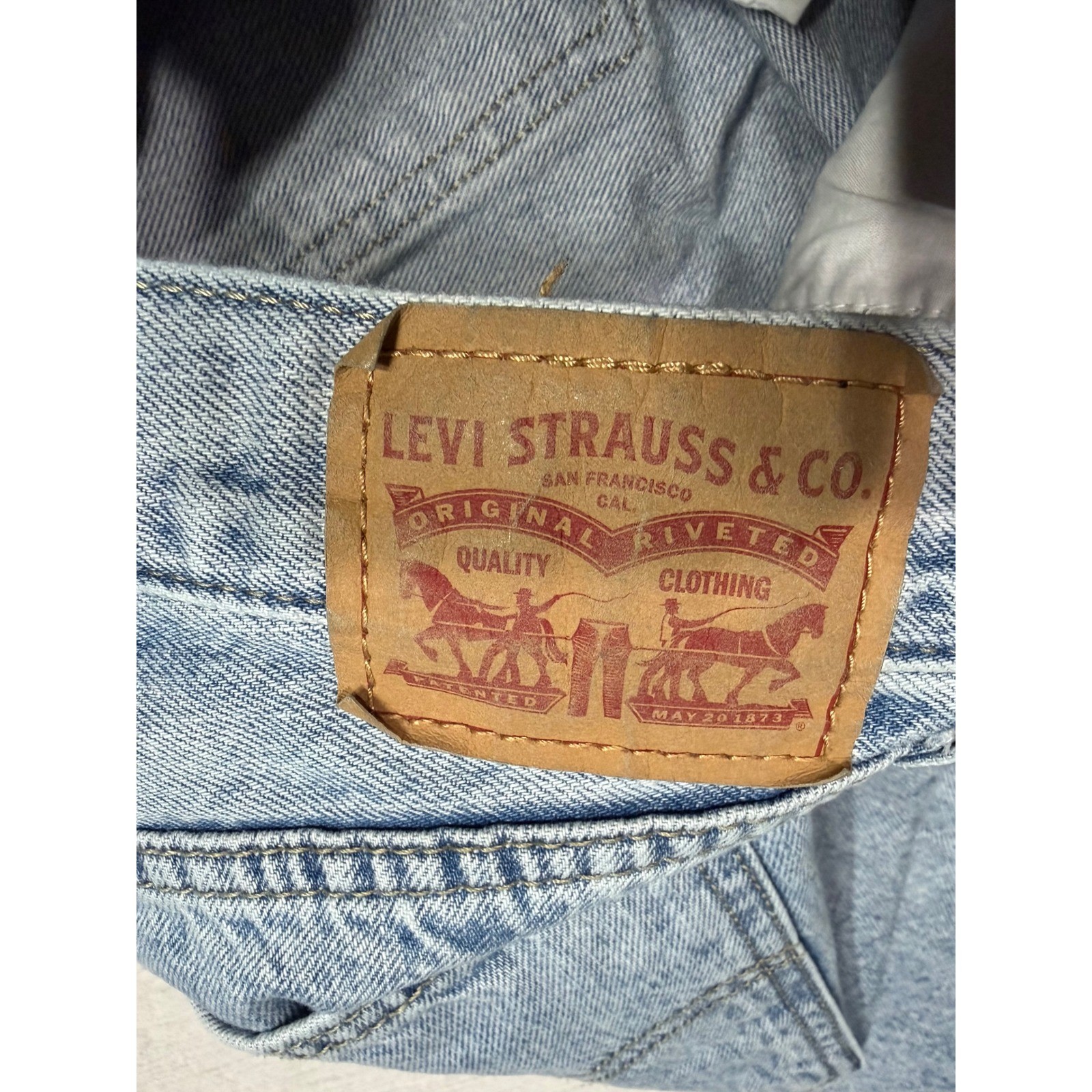Levi’s Low Pro Straight Jeans Light Wash Blue Denim Women’s Size 30