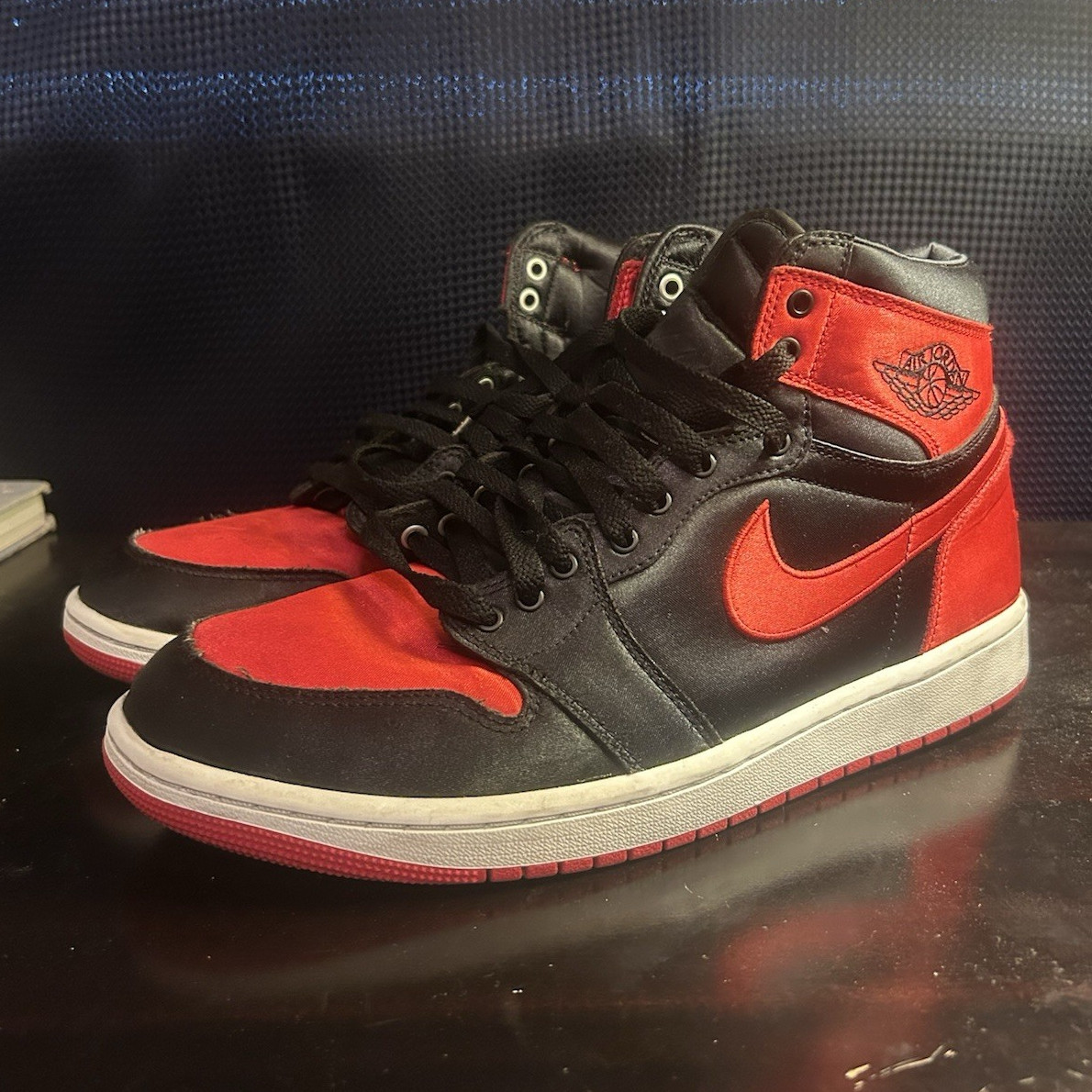 Nike Air Jordan 1 Men’s Mid Top Leather Lace Up Sneakers Black/Red’Satin’