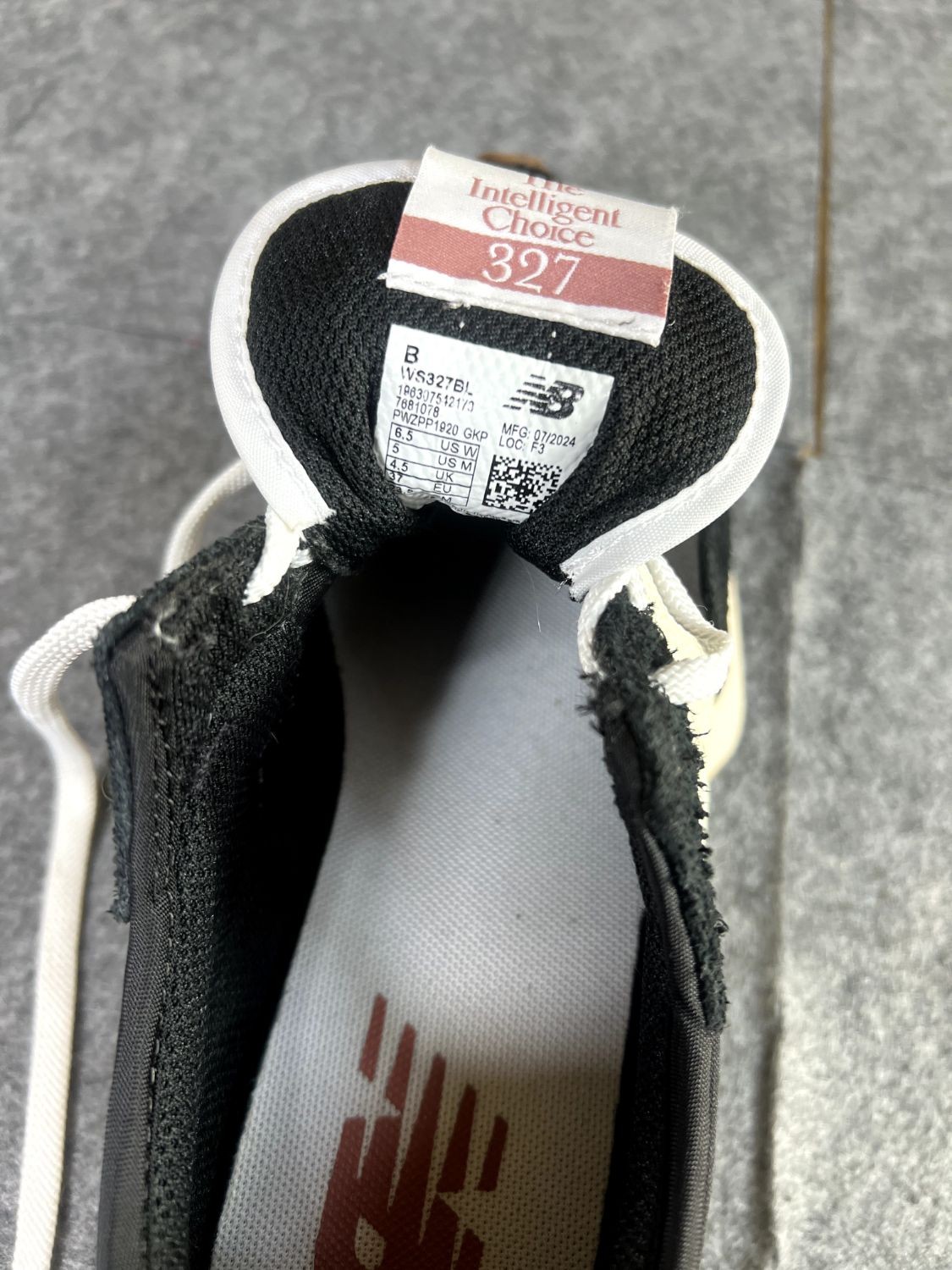 New Balance Black Sneakers