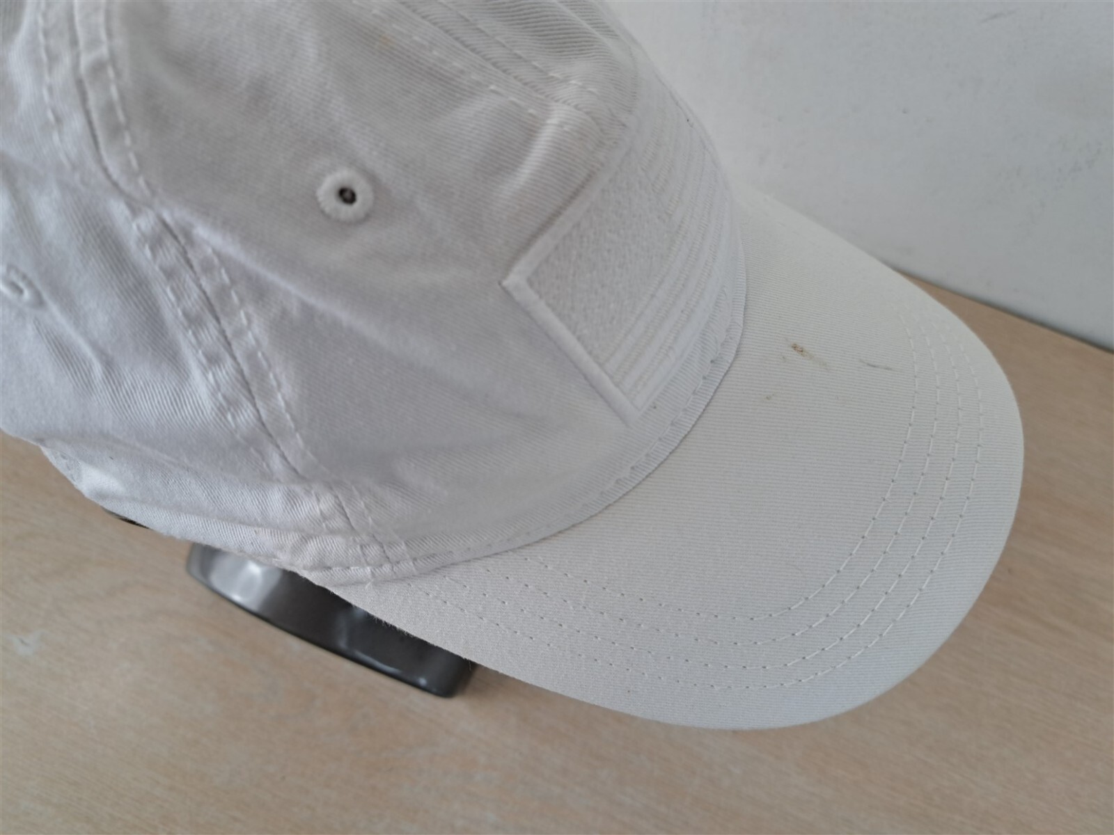 ACADEMY SPORTS OUTDOORS USA FLAG ADJUSTABLE STRAPBACK BASEBALL HAT/CAP, WHITE