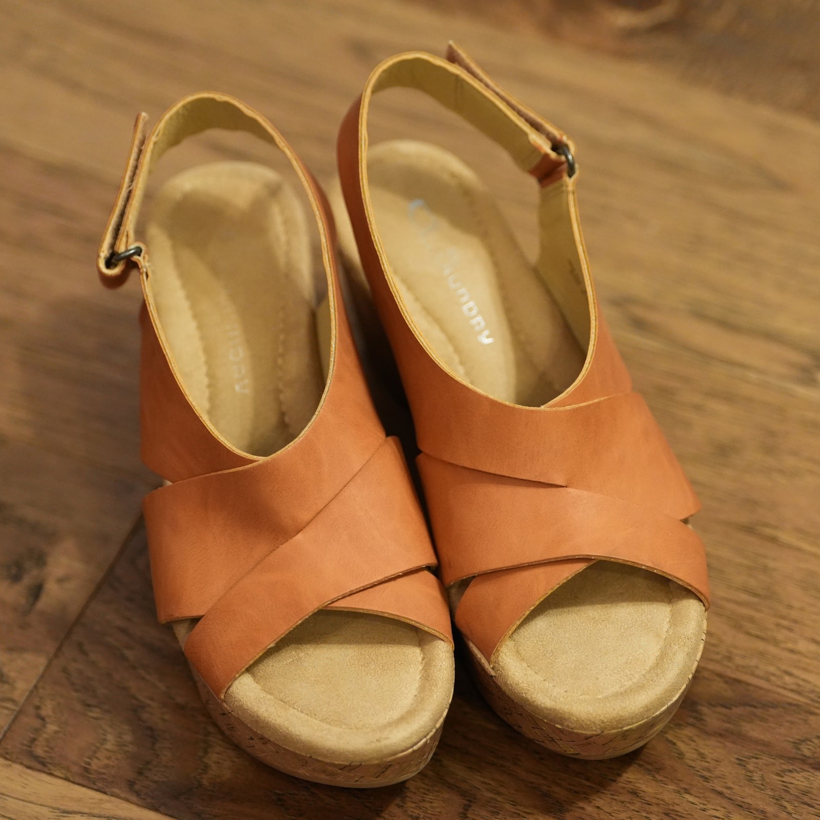 CL by Laundry Cork Wedge Sandals – Tan – Size 7.5