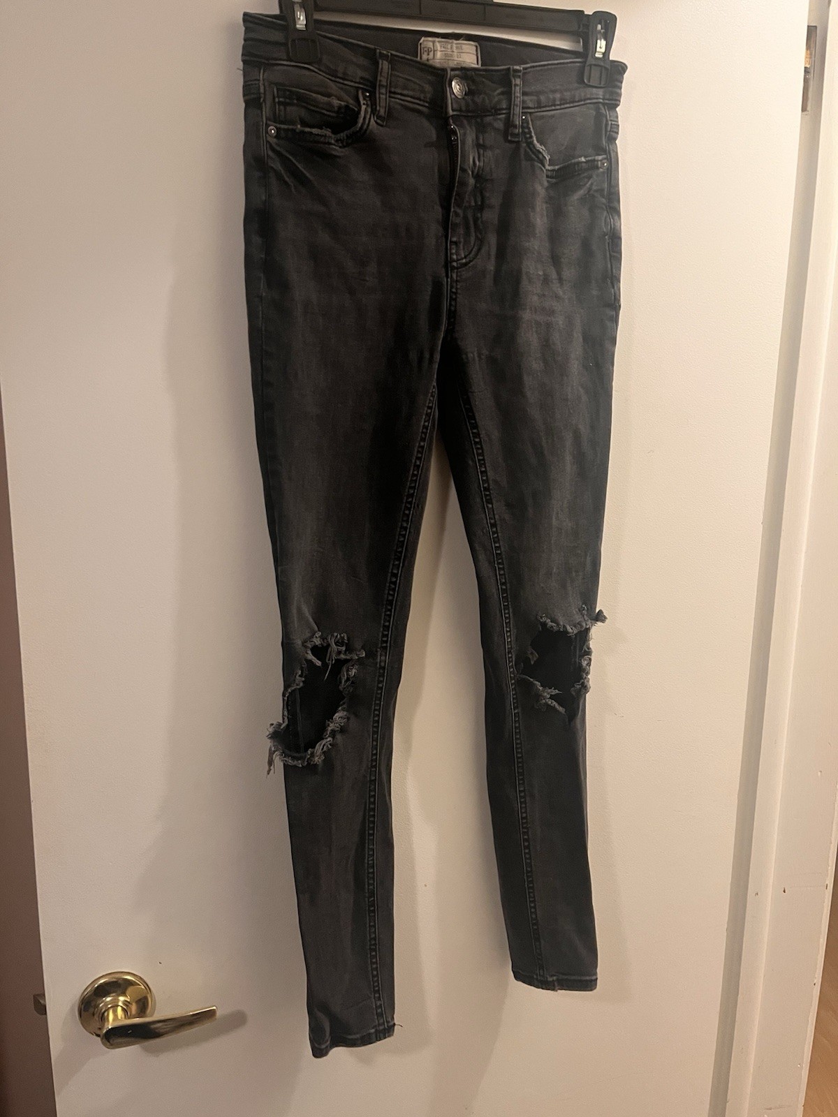 Free People Women Sz 27 Distressed Black/Charcoal Skinny Jeans
