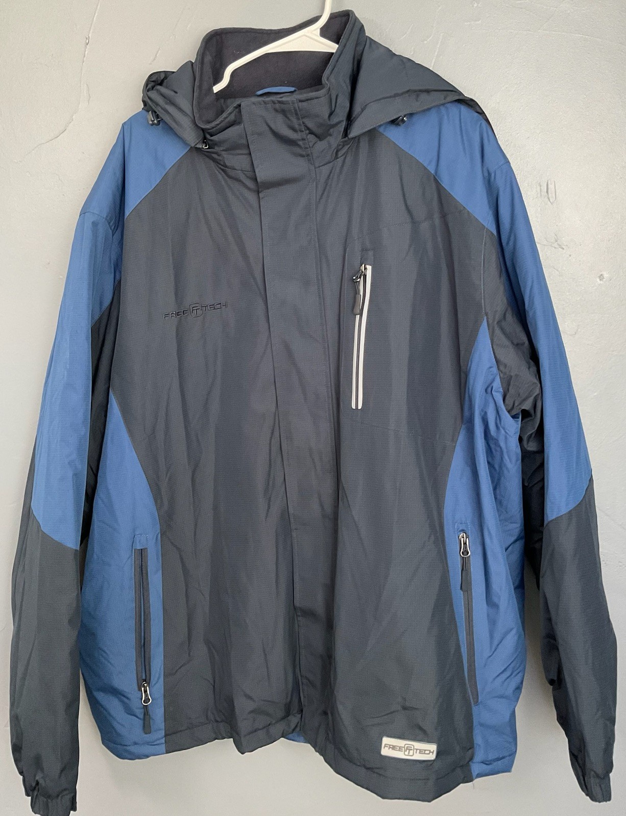 FreeTech Ski Jacket Mens 2XL Blue Black Hooded Full Zip Winter Colorblock