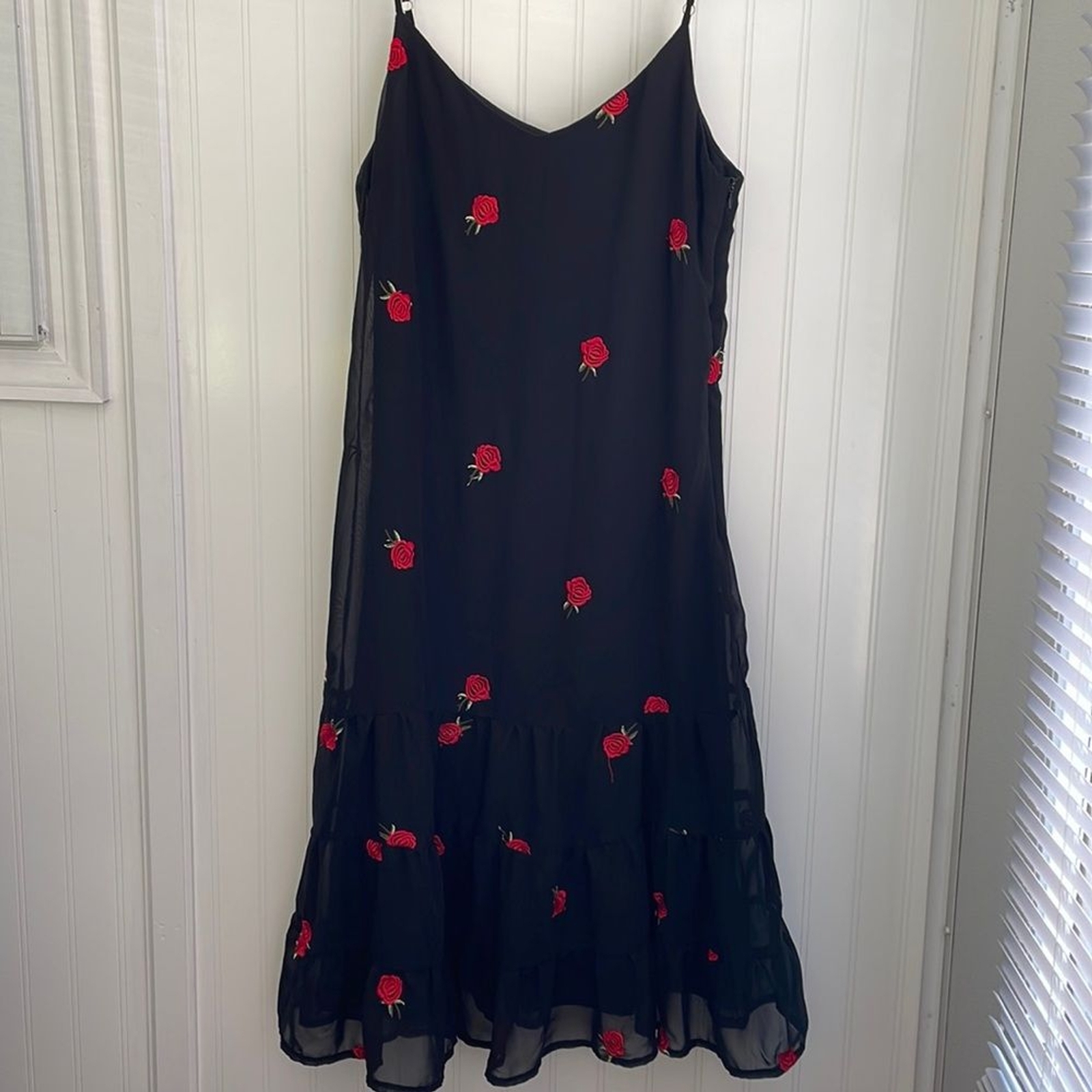 NASTY GAL Hold That Rose midi dress embroidered roses tiered ruffles lined US 4