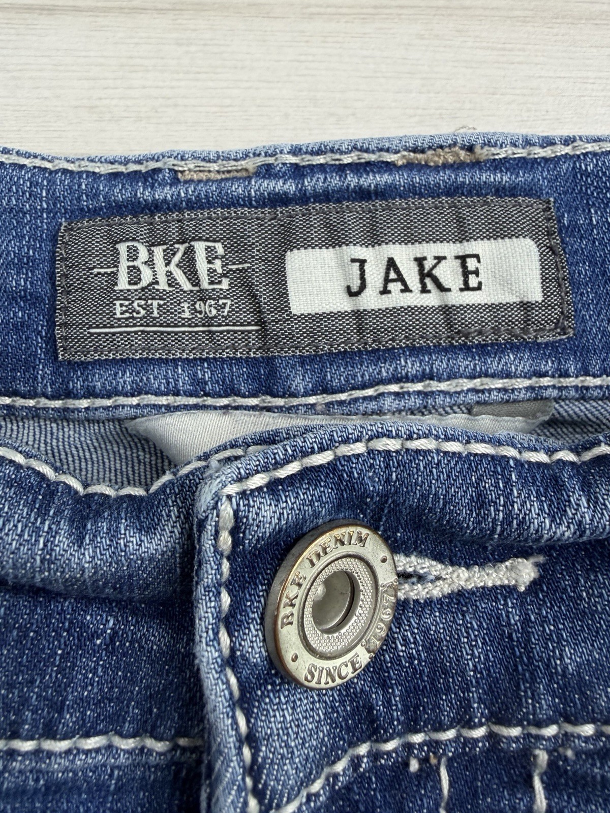 Buckle BKE Jake Jeans Boot Leg Medium Wash Stretch Whiskered Denim Mens 30×32