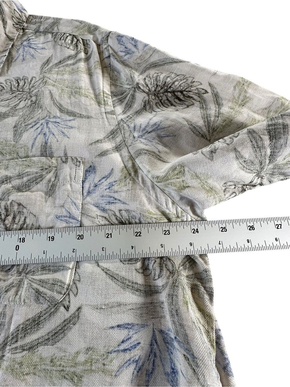 Tasso Elba Short-Sleeve Leaf Print Button-Up Shirt – Light Gray & Green XL