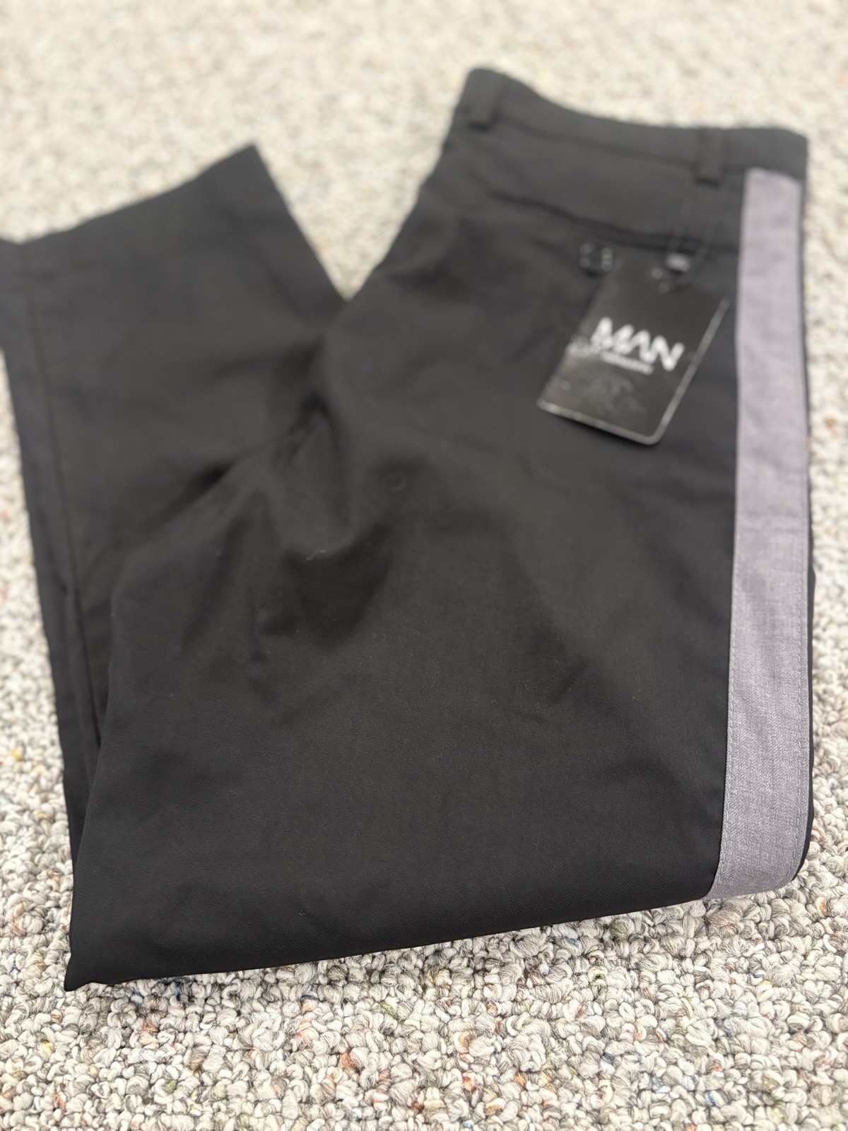 BoohooMAN Trousers Men’s Sz 30 Pants Black Flat Front Grey Stripe