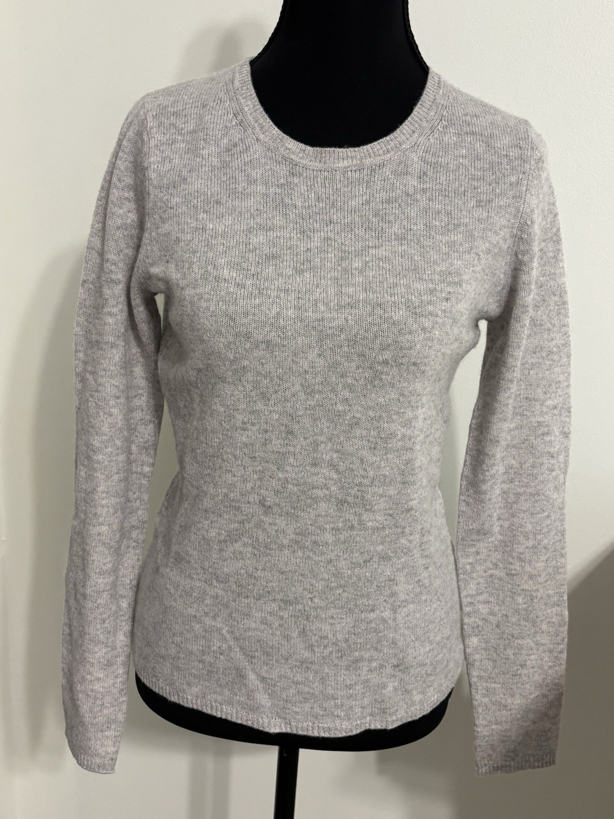 adrienne vittadini Women’s Cashmere Gray Sweater Small Crew Neck Lightweight