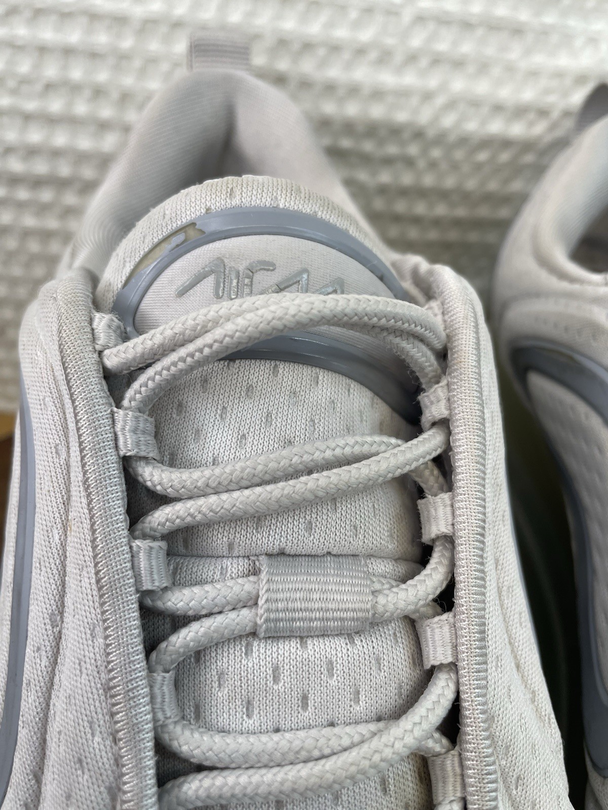 Nike Air Max 720 Vast Grey White Athletic Shoes Women’s Size 9.5 Sneakers