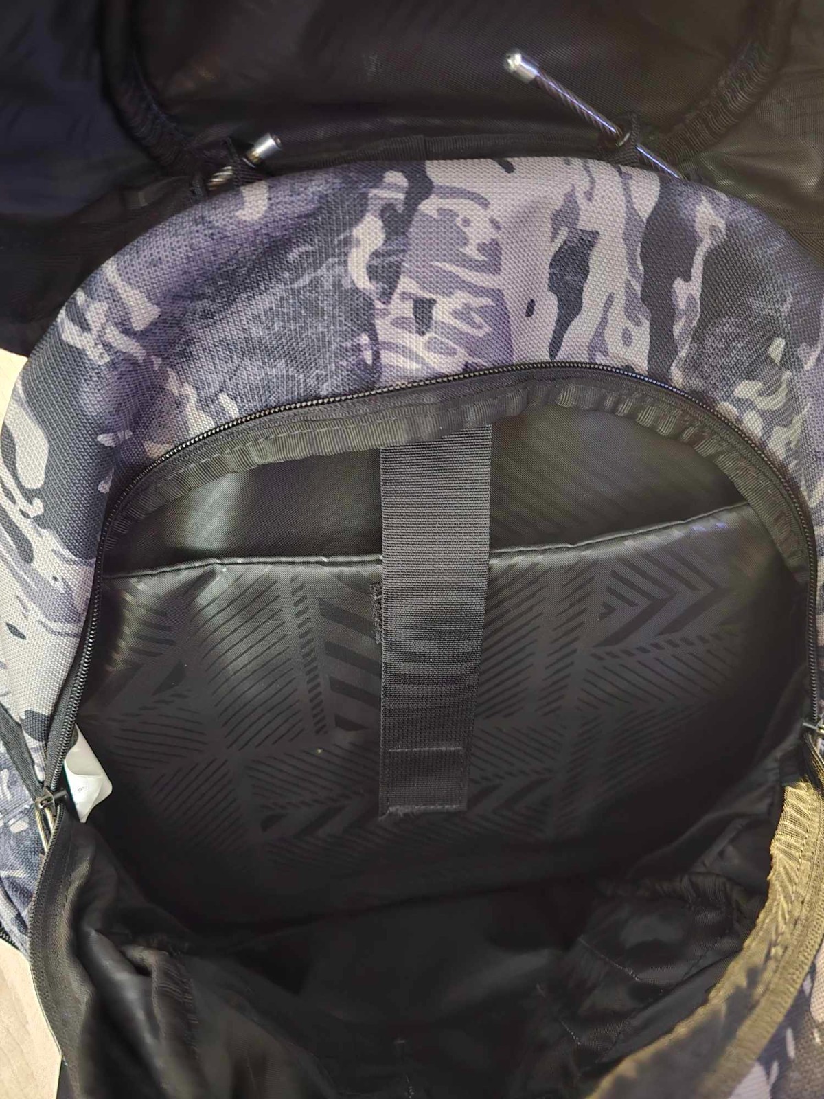 Oakley Kitchen Sink Backpack Tiger Mountain Camo Gr