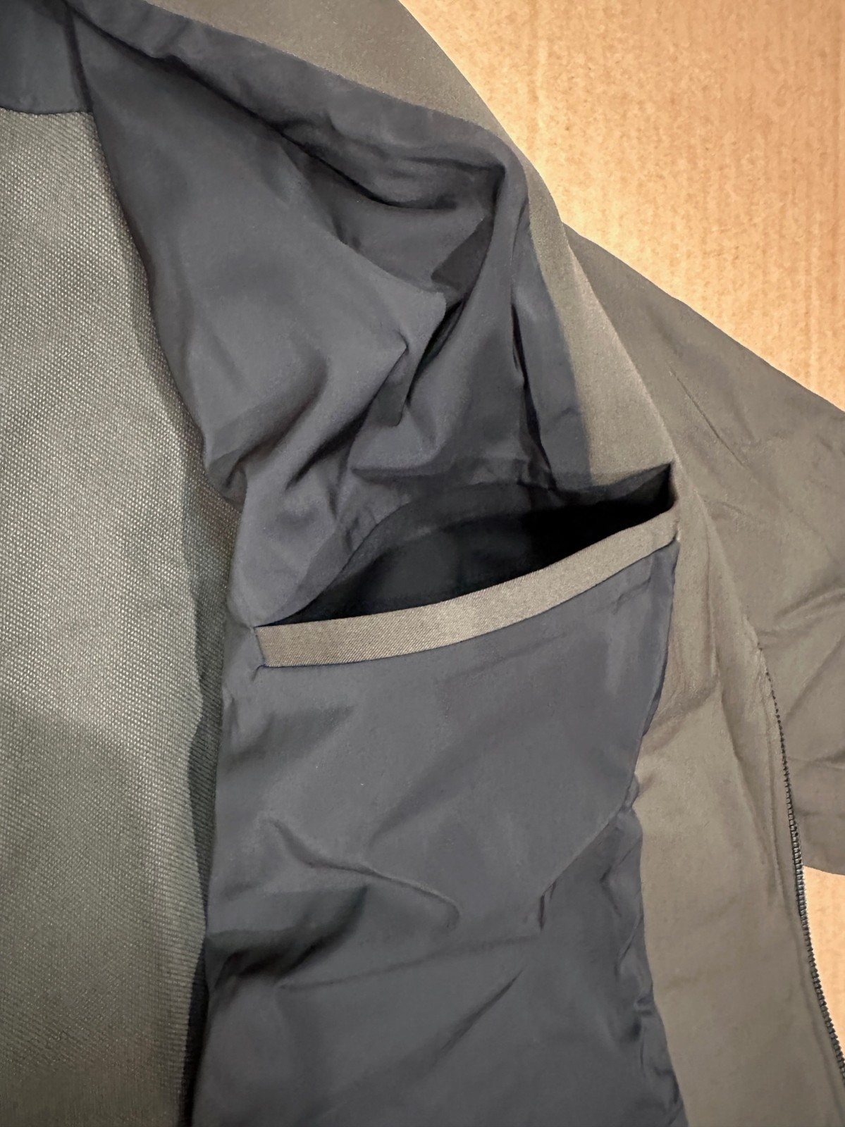 Authentic Men’s Theory Neoteric Tremont Jacket in Kombu Green MSRP $465.00