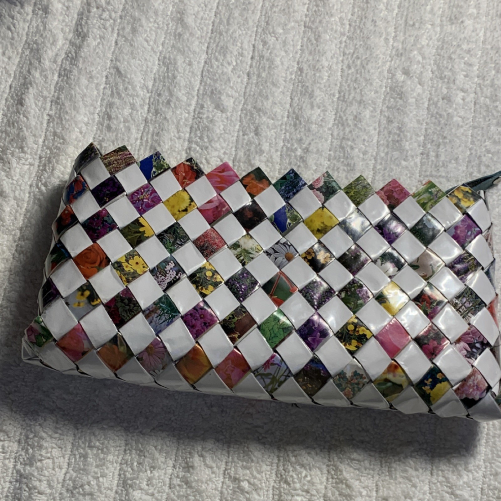 Nahui Ollin Multicolor Woven Pattern Zip Clutch Pouch w/ Zipper Accent. 9x5x2”