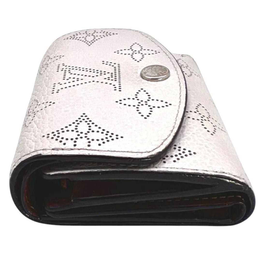 Extremely Beautiful Louis Vuitton Mahina Greige x Mocha Portefeuille Iris XS