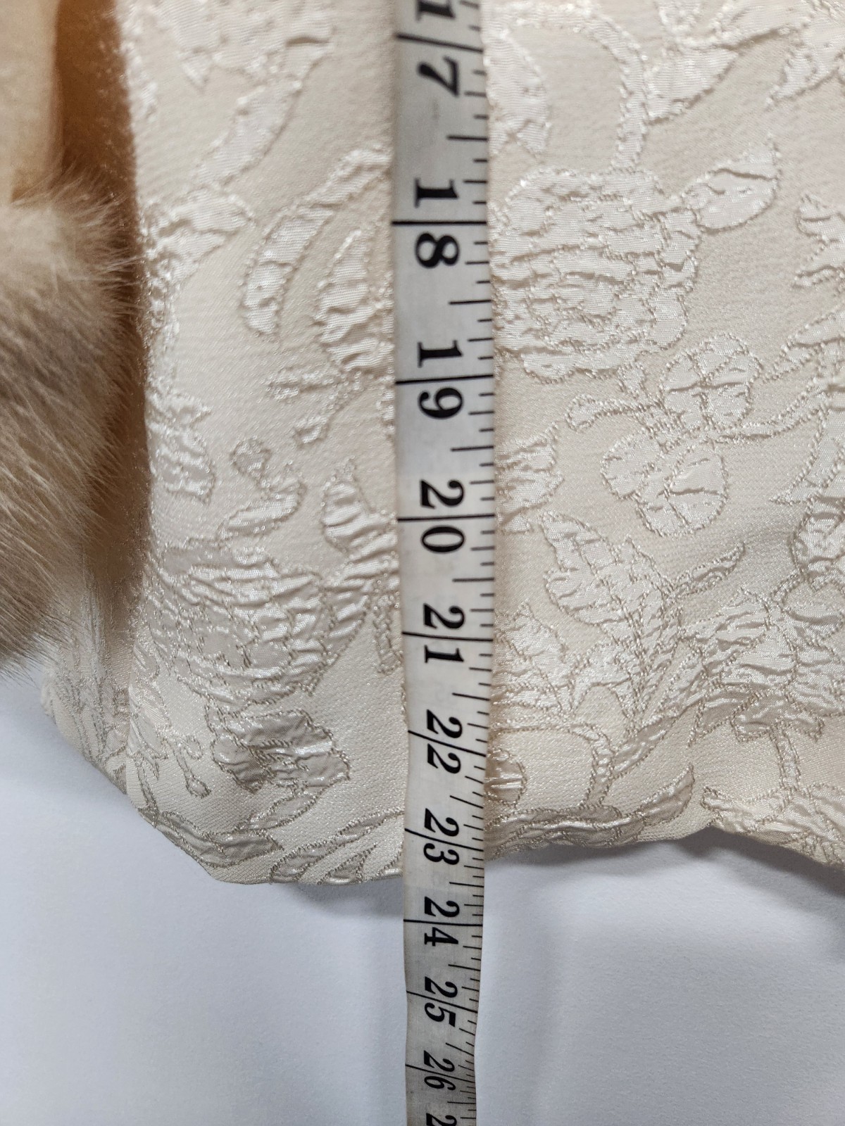 Vintage Women’s Ivory Floral Brocade/Jacquard Jacket With Real Fur Cuffs, Sz M/L