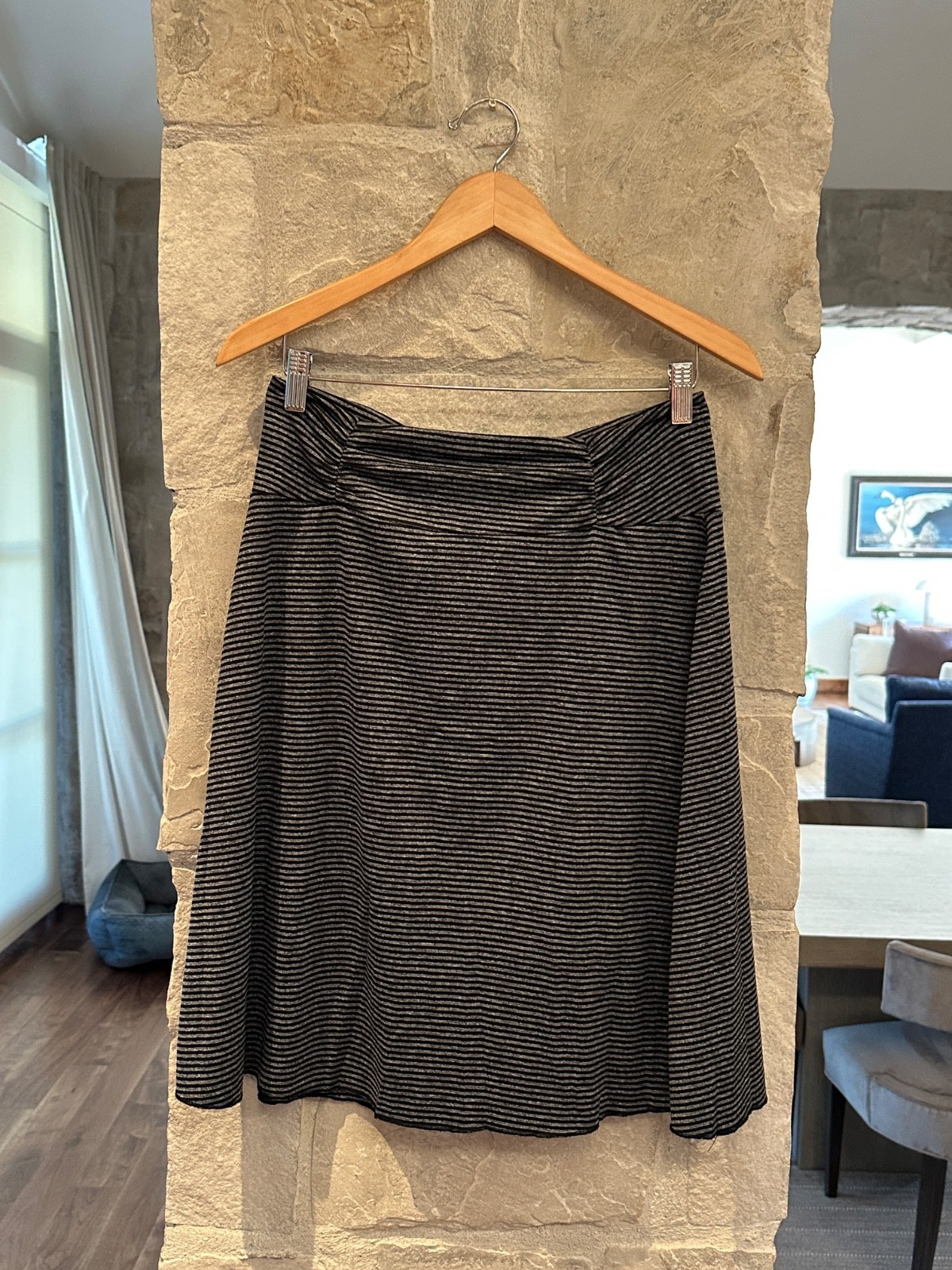 Tranquility Black Gray Striped Pull On A-Line Skirt Women’s Medium Stretch