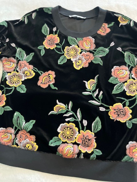 BCBGeneration Womens Shirt Sz Med Pullover Long Sleeve Floral