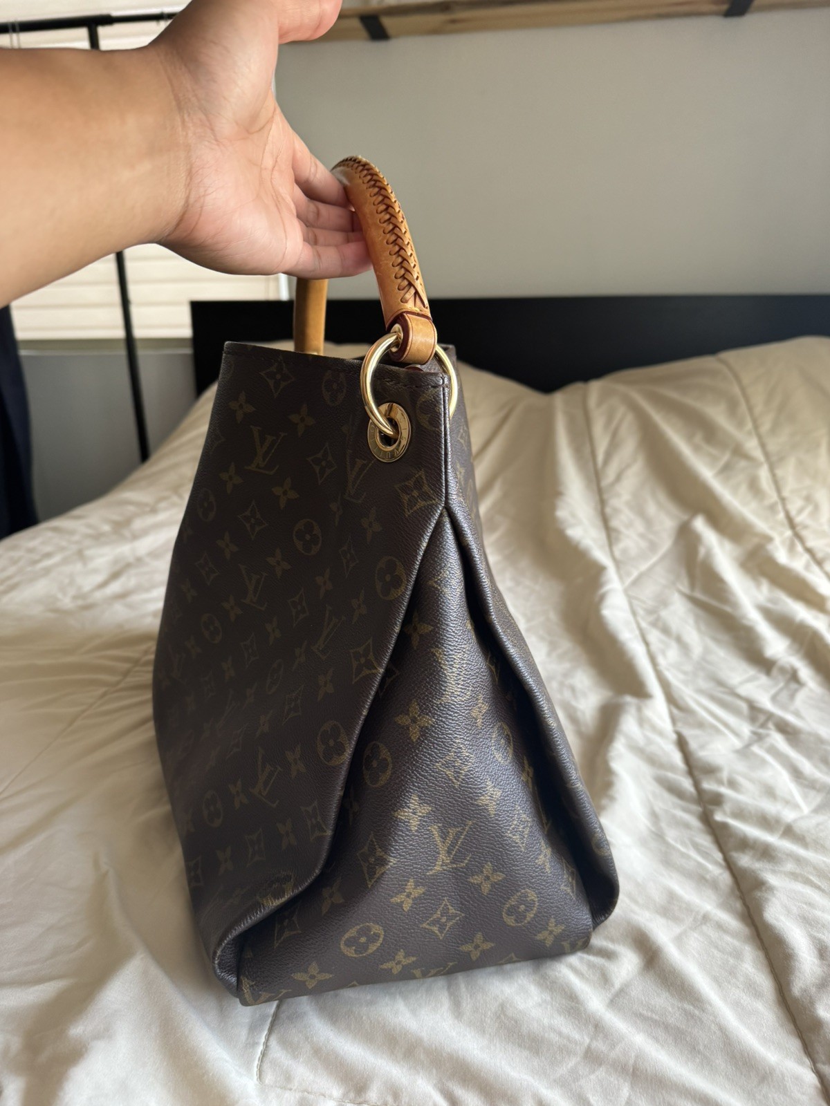 Louis Vuitton Artsy MM Hobo Bag