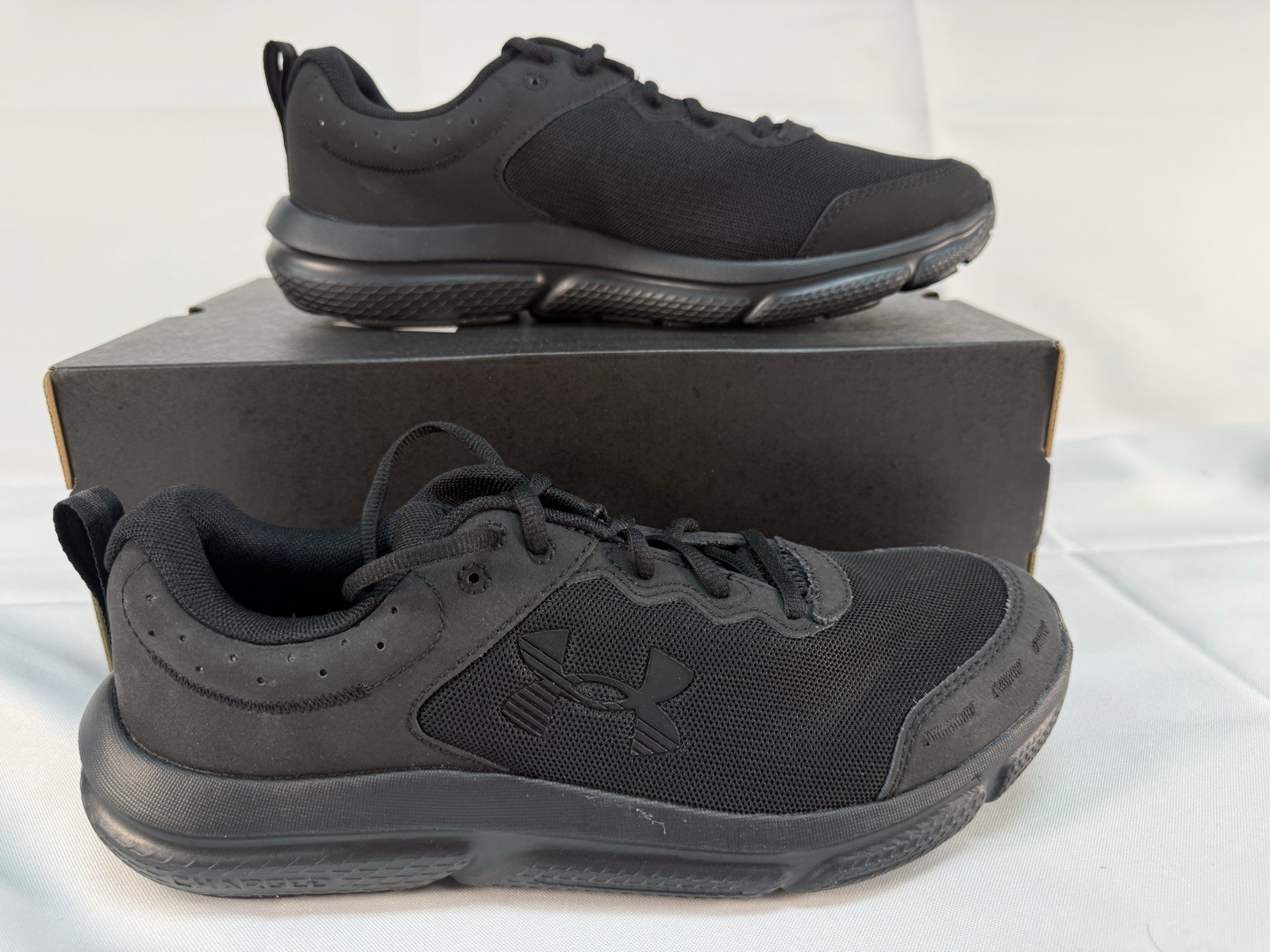 Under Armour Men Charged Assert 10 Running Shoes ALL Black EXTRA WIDE Sneakers