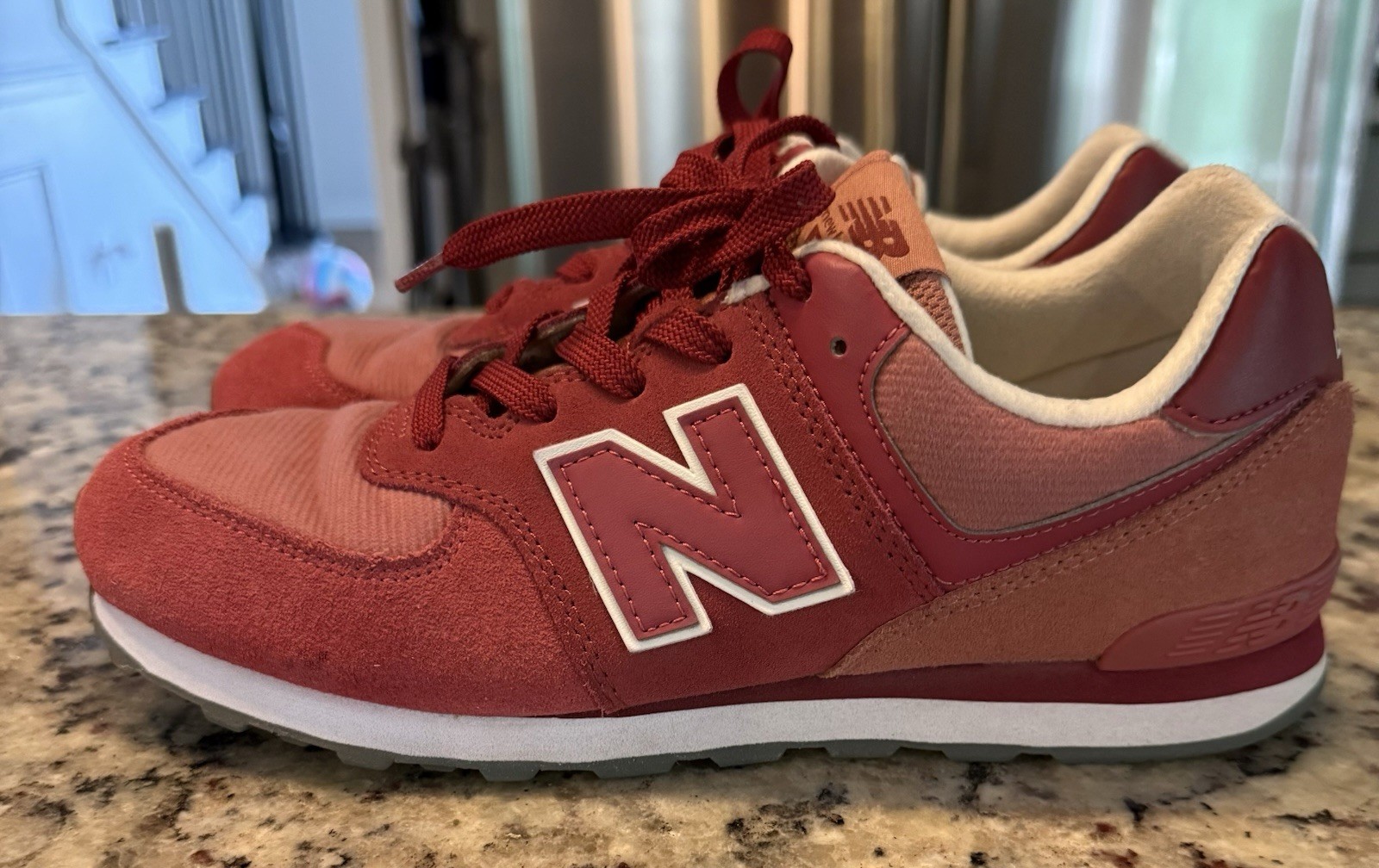 New Balance 574 GC574WT1 Pink Red Sneakers Boys 7 Women’s 8.5 Pre-Owned