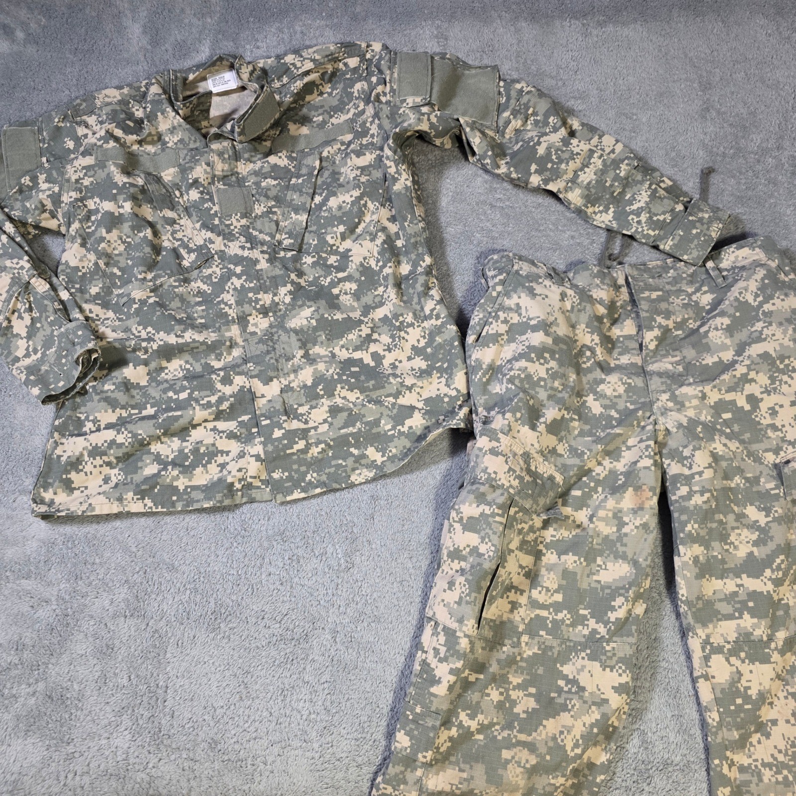 US Military Mens Medium Regular ACU Uniform Set Digital Camo Jacket Pants UCP