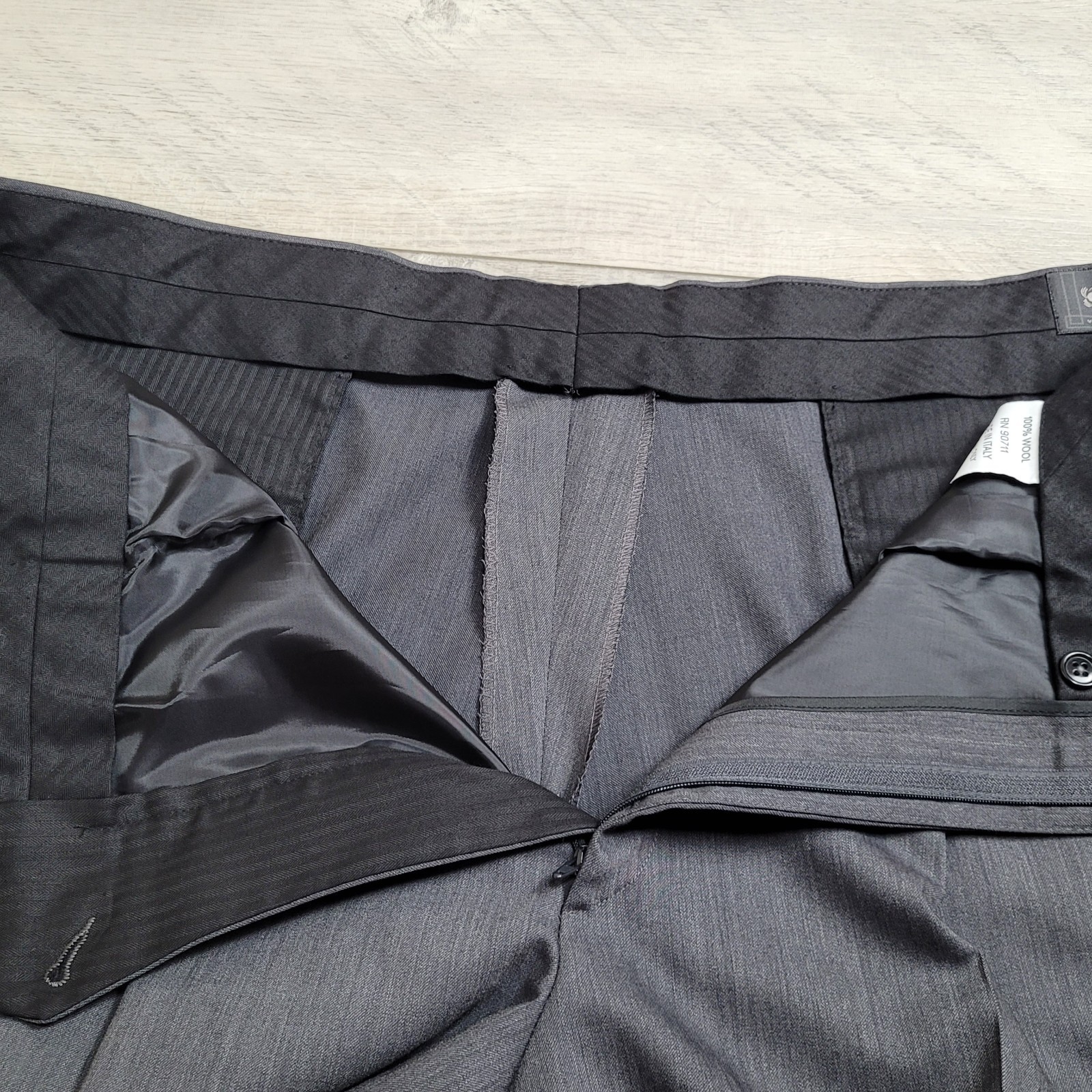 NWT Linea Natruale Pants Men 40 Gray 100% Wool Super 110’s Pleated Unhemmed