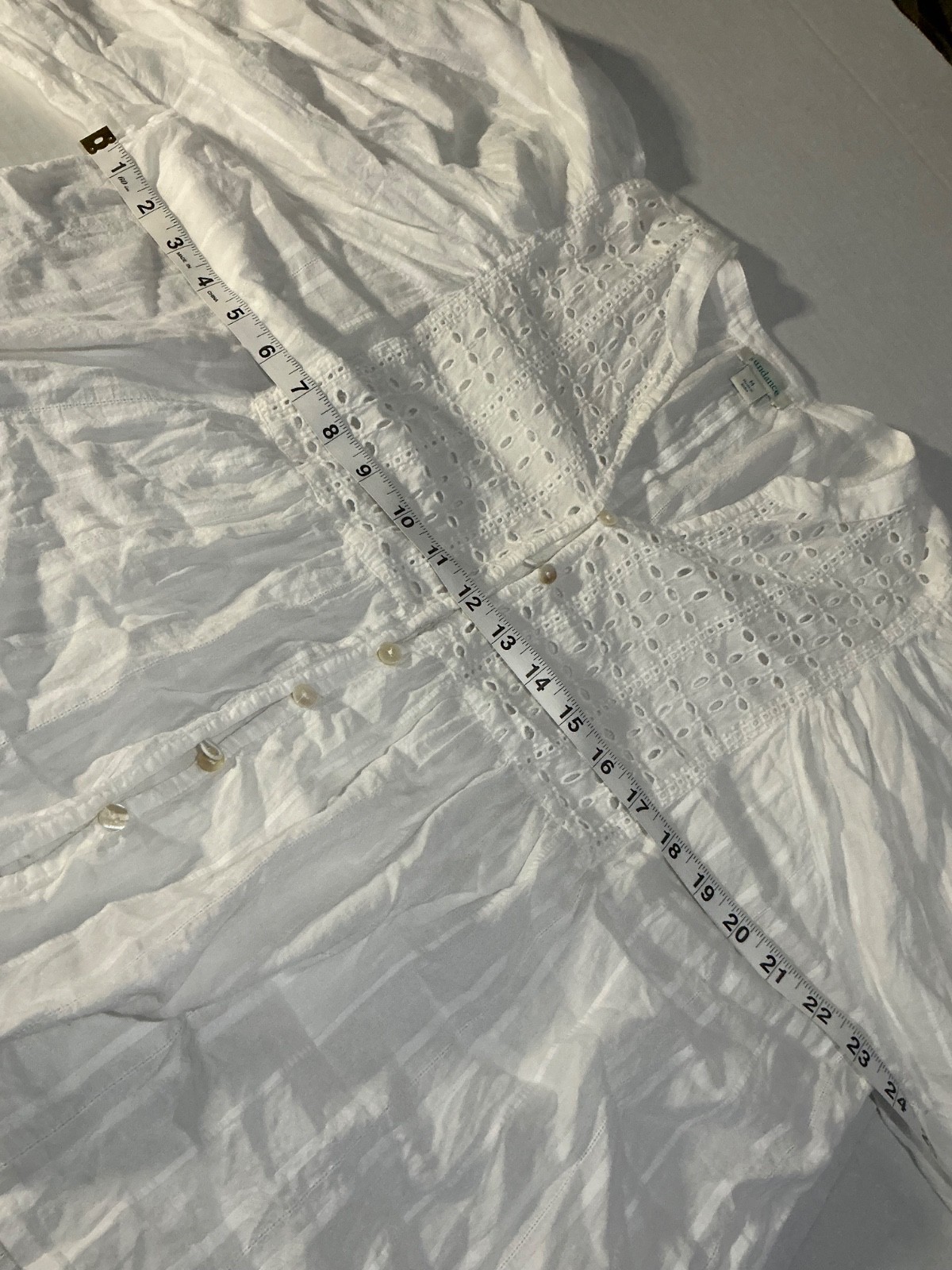 Sundance White Cotton Embroidered Peasant Blouse Size M Short Sleeves and Sheer