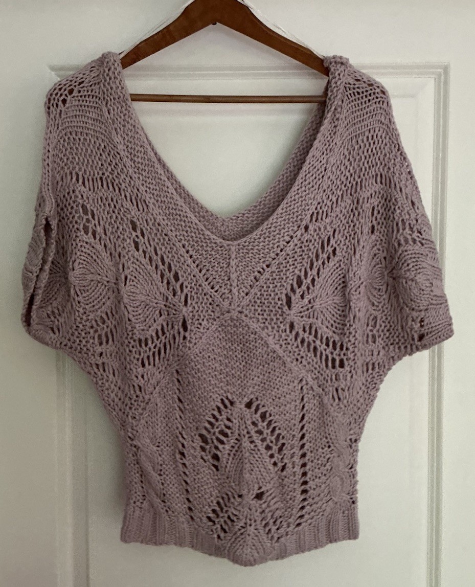 Willow and Clay Women’s XS Off-Shoulder Light Purple Open V-Neck Knit Sweater