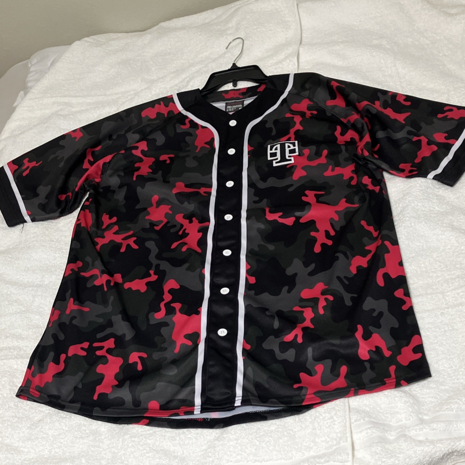 T-Mobile 5G Camo Button-Front Baseball Jersey Shirt Men’s XL Black Red Gray