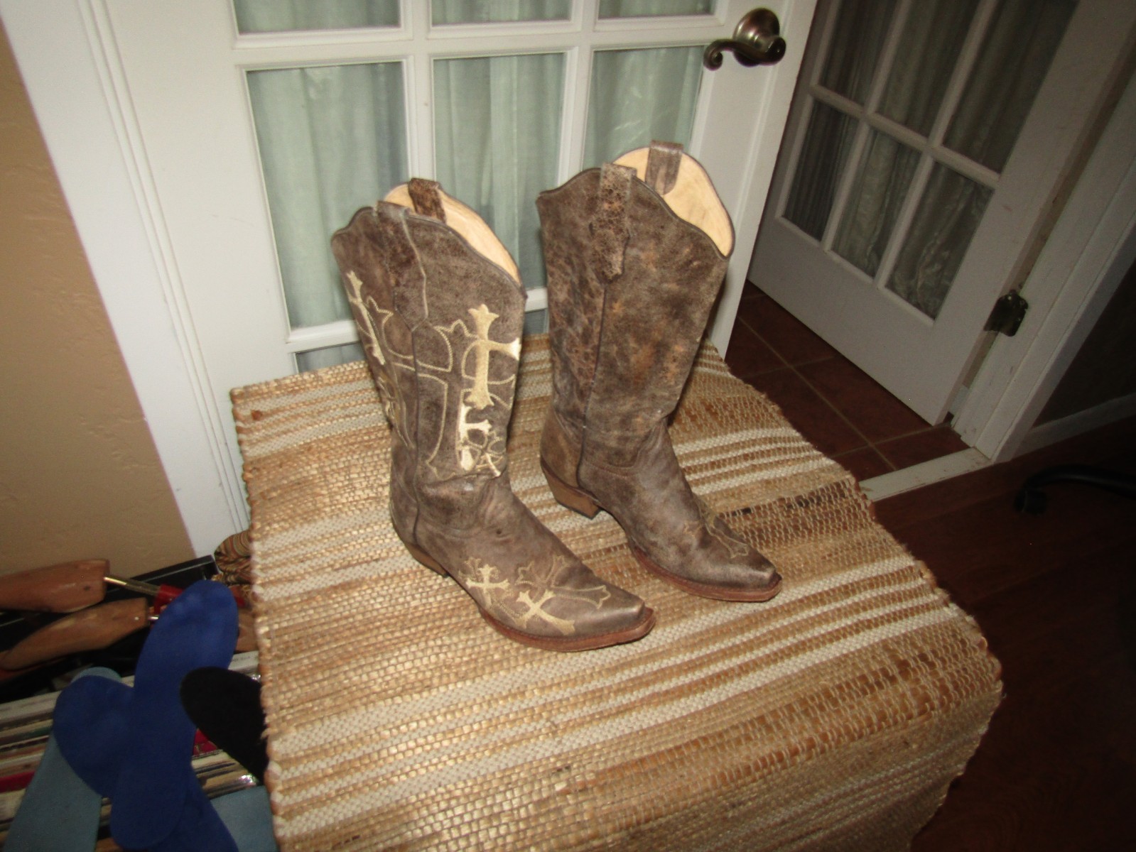 Circle G L5038 Women’s 6 M Brown Leather Cowboy Boots w/Embroidered Crosses