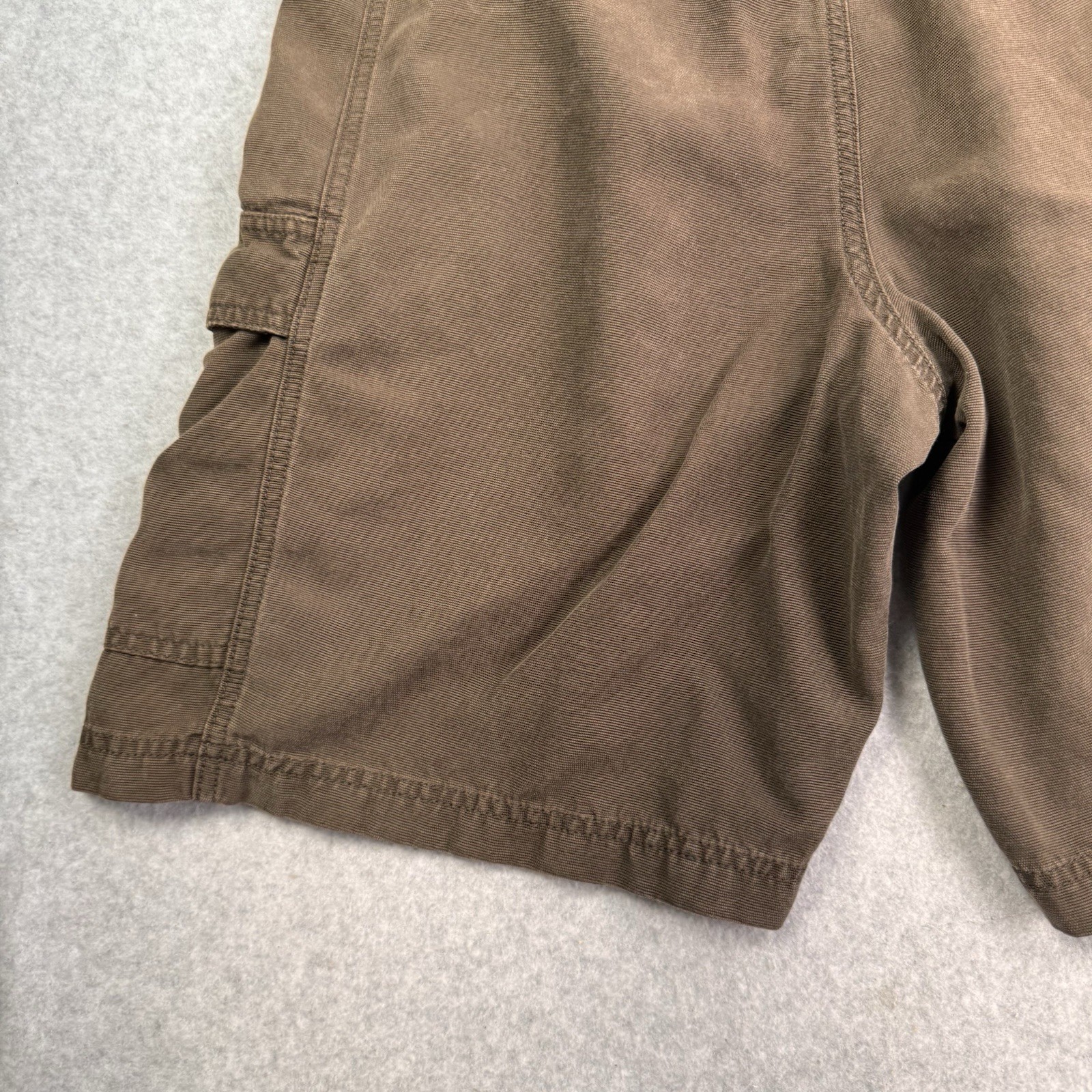 Tommy Bahama Shorts Men 33 Brown Cargo Relax Cotton Casual Travel Beach Vacation