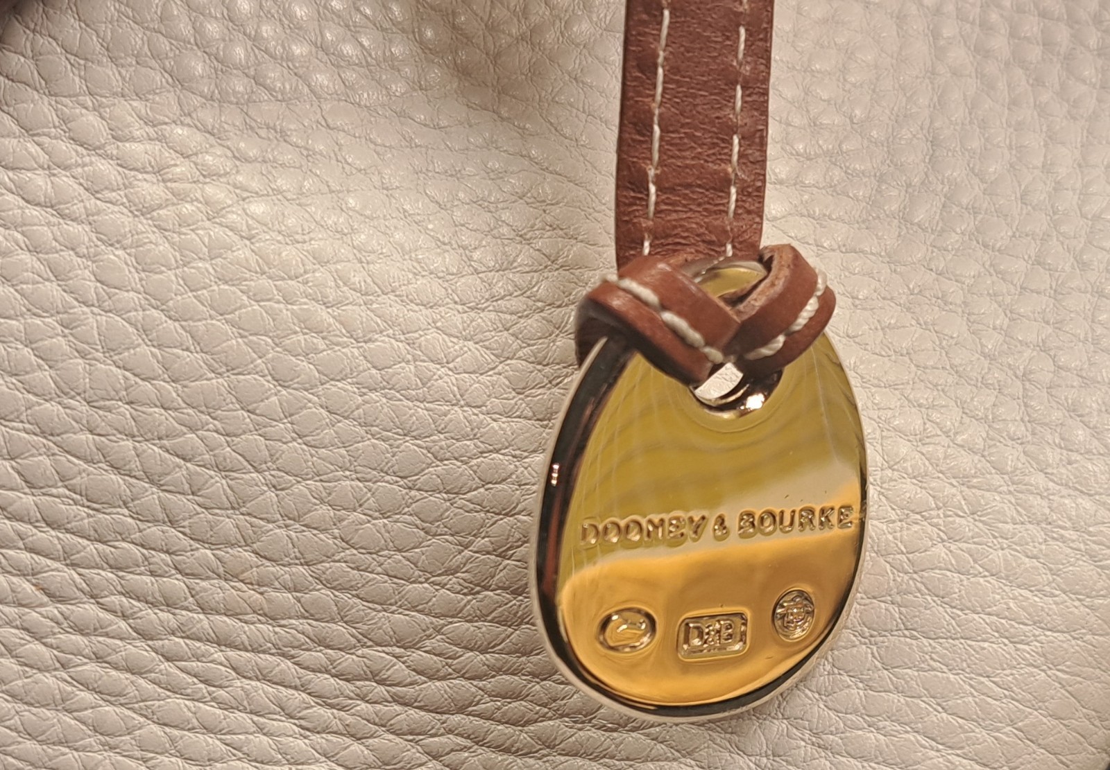 Vintage Dooney & Bourke Pebble Grain Drawstring Bucket Bag Ivory w / Brn Trim