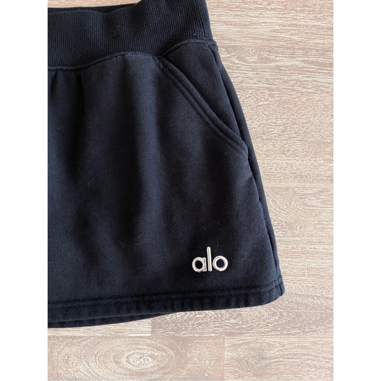 ALO Yoga Women’s Accolade Black Active Mini Skirt Size Small