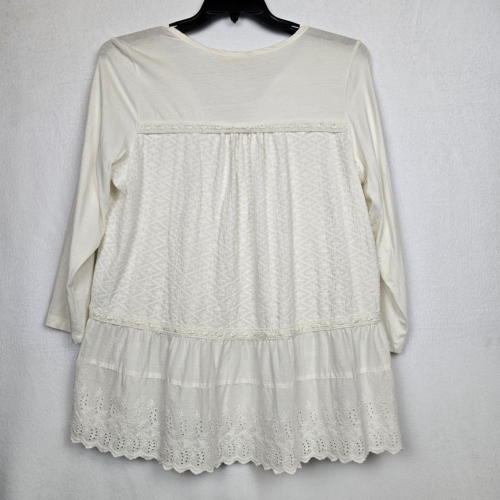 LOGO Lavish Womens Off White Top M 3/4 Sleeves Eyelet Lace Ivory Button